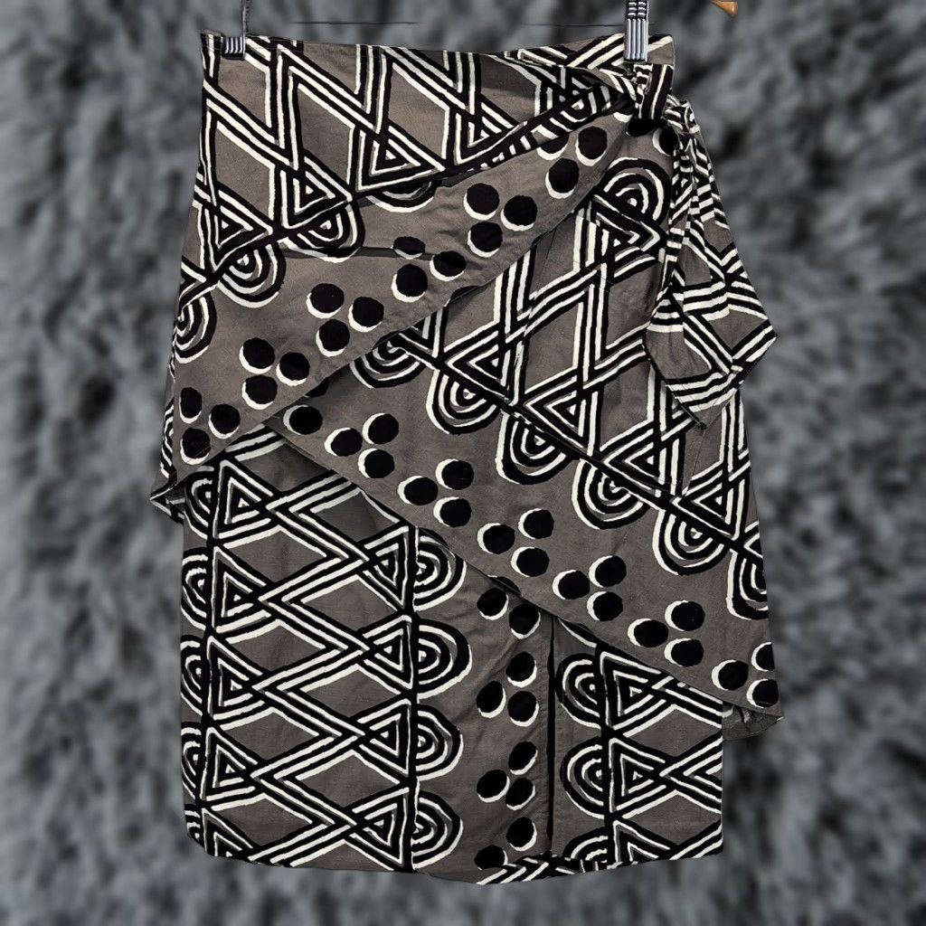 Vintage Maeve by Anthropologie Tribal Print Skirt Womens Grey Black Knee Length Faux Wrap Linen Blend Size 2 Spring Summer Size 26" / US 2 / IT 38 - 1 Thumbnail