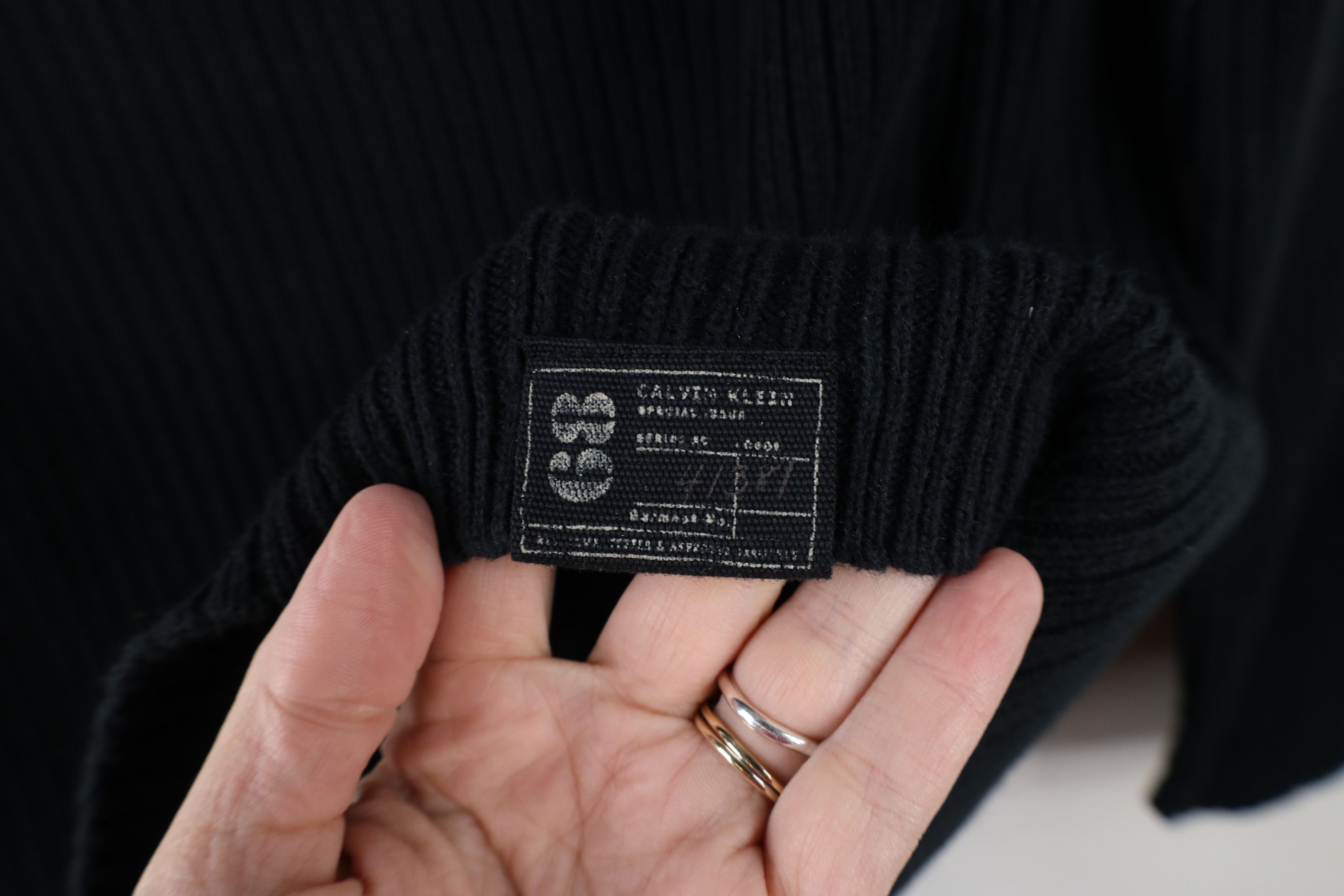 Calvin Klein × Vintage Vintage Calvin Klein Spell Out Ribbed Knit Commando Sweater Size US S / EU 44-46 / 1 - 4 Thumbnail