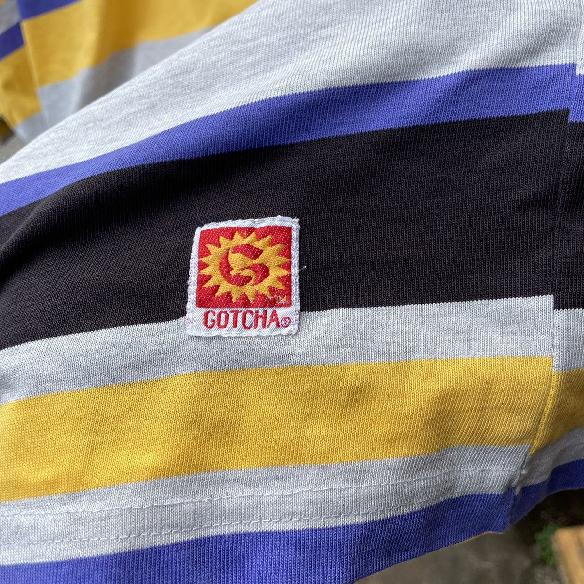 Gotcha × Vintage 🔥Vintage 90s Gotcha Multicolour Stripes Surf Skate Tee Size US XL / EU 56 / 4 - 9 Thumbnail