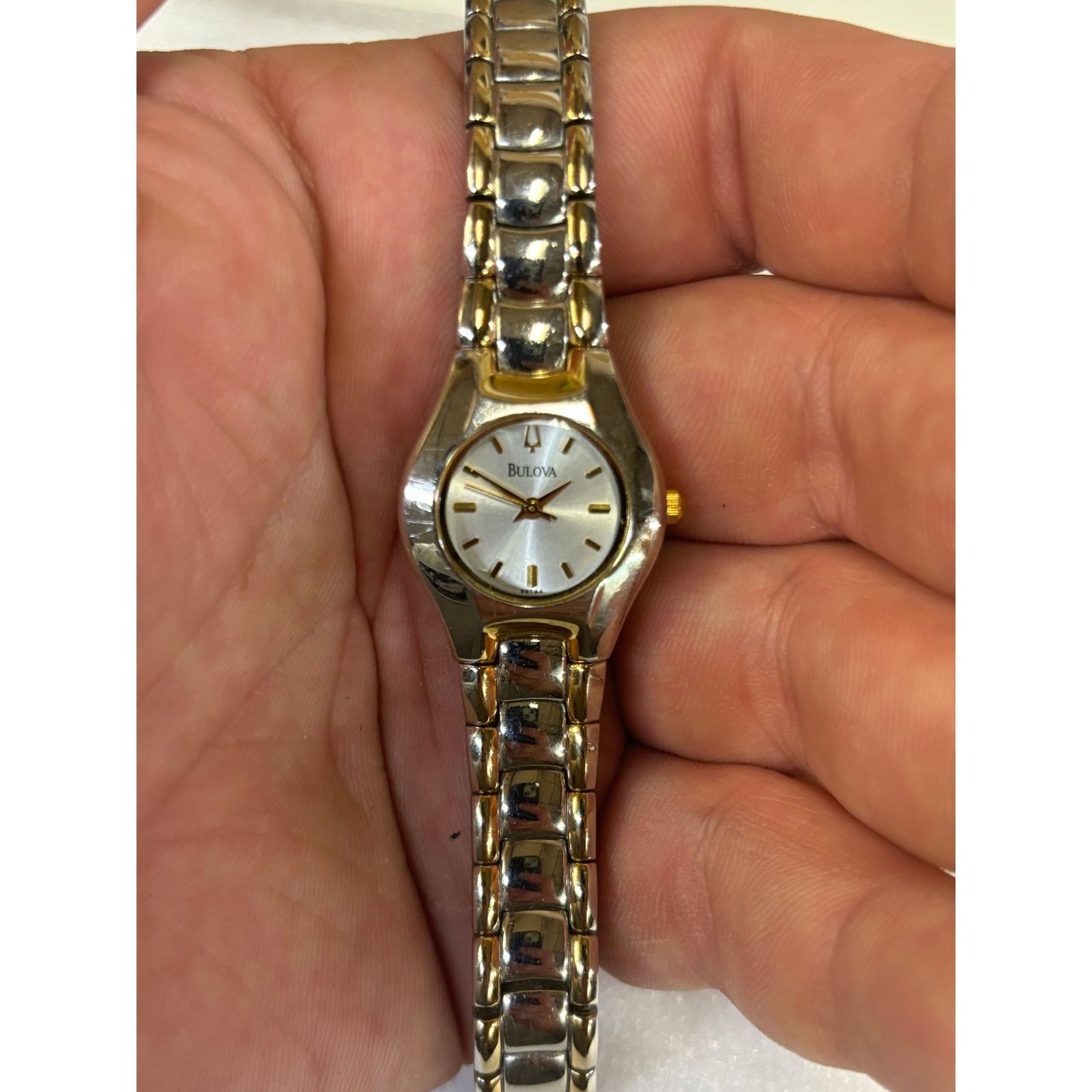 Bulova Bulova Silver Dial 2-Tone Women’s Watch! New Battery! Size ONE SIZE - 1 Thumbnail