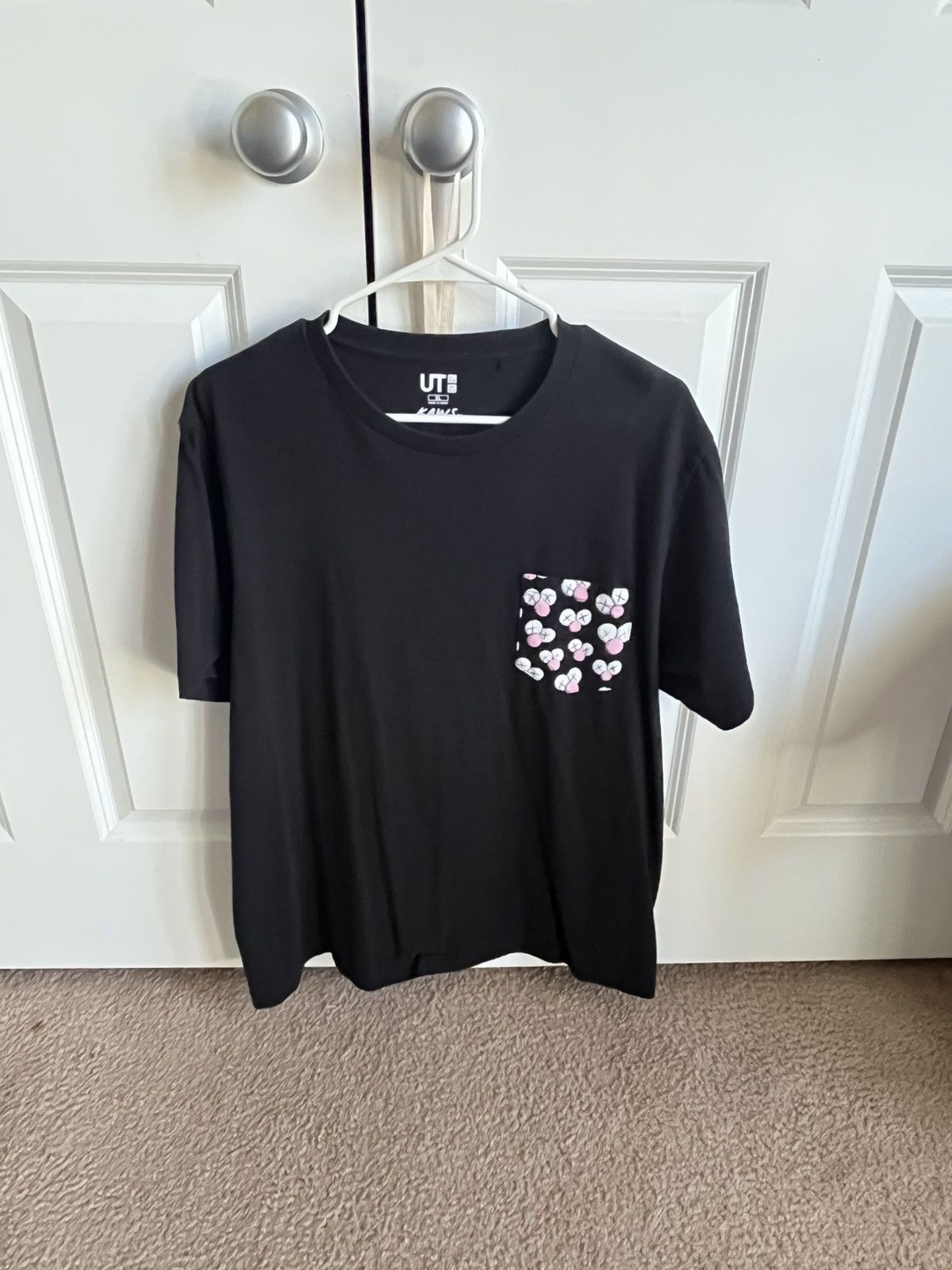 Kaws × Uniqlo Kaws x Uniqlo pocket tee Size US XL / EU 56 / 4 - 1 Thumbnail