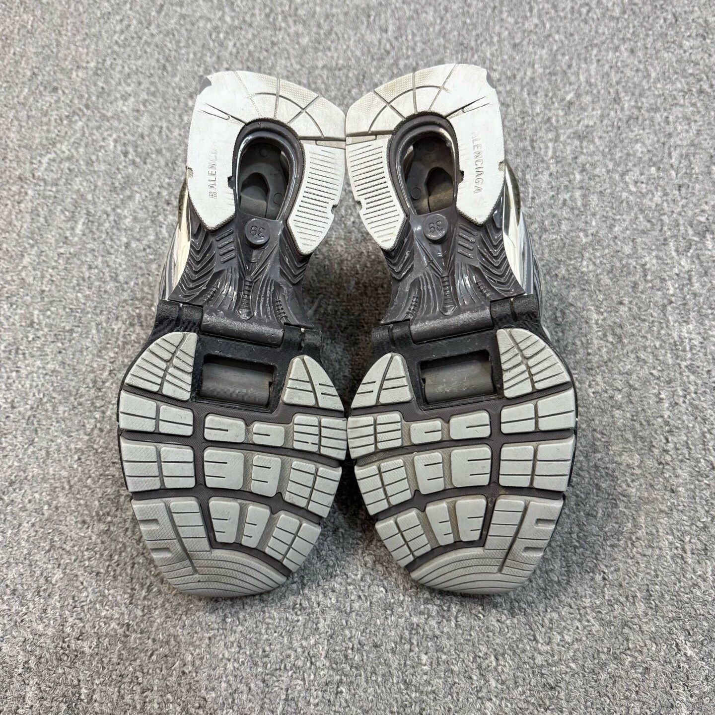 Balenciaga Balenciaga Xpander Gray Sneakers EUR 39 9/10 Size US 8 / IT 38 - 6 Thumbnail