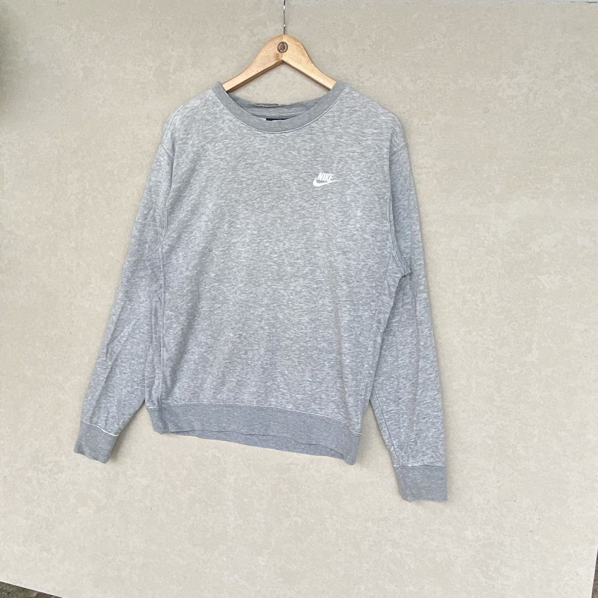 Other Vintage Nike Small Embroidered Crewneck Sweatshirt Gray Sz S Size US S / EU 44-46 / 1 - 2 Thumbnail