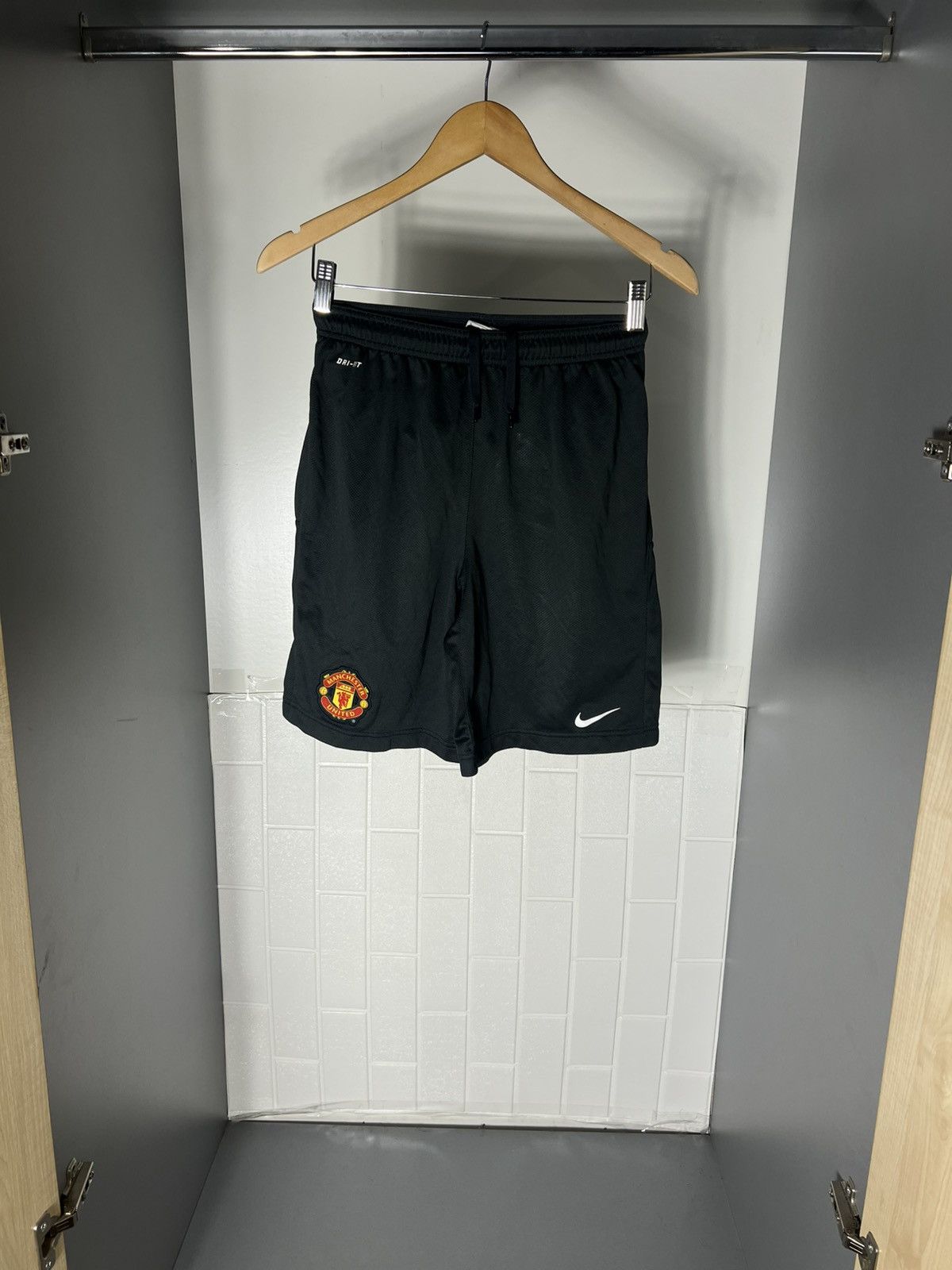 Nike VINTAGE NIKE FC MANCHESTER UNITED ENGLAND SOCCER JERSEY 90s Size US S / EU 44-46 / 1 - 1 Thumbnail
