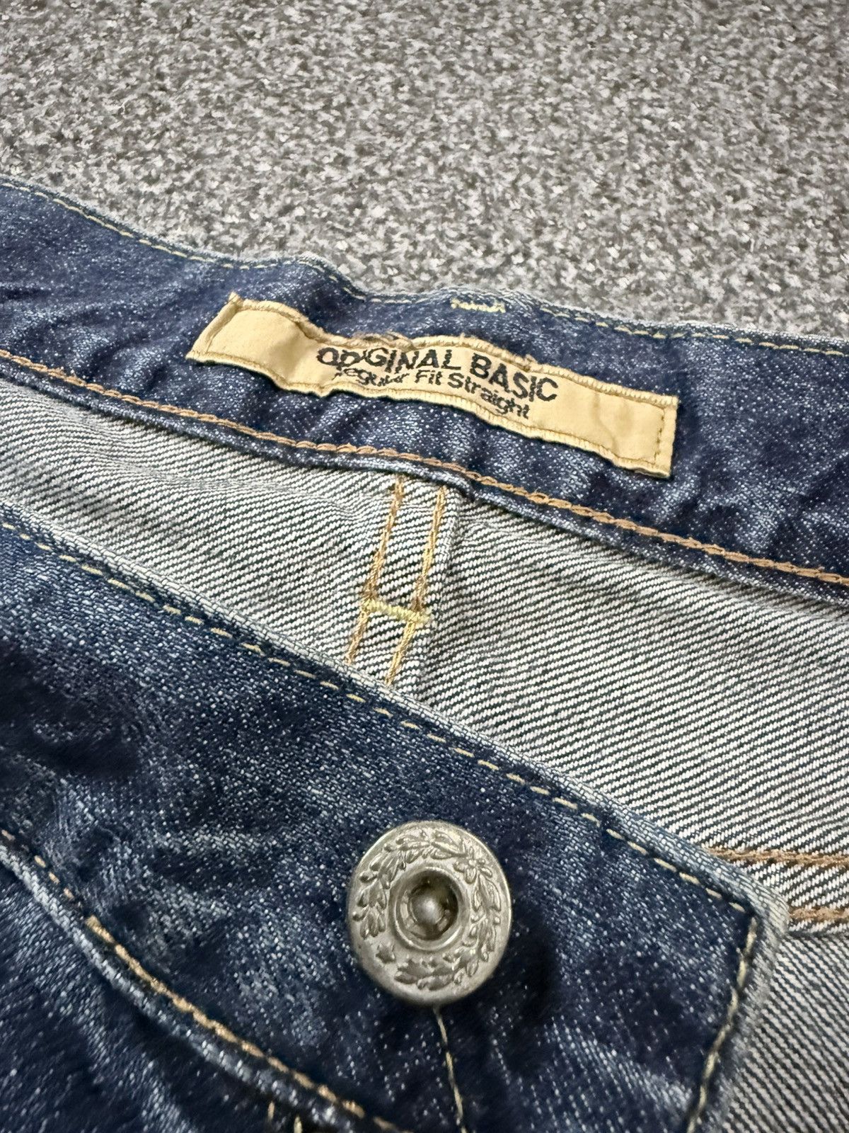 Fashion Victim Vintage 90s Uniqlo Whisker Faded Wash Distressed Denim W32 Size US 32 / EU 48 - 14 Thumbnail