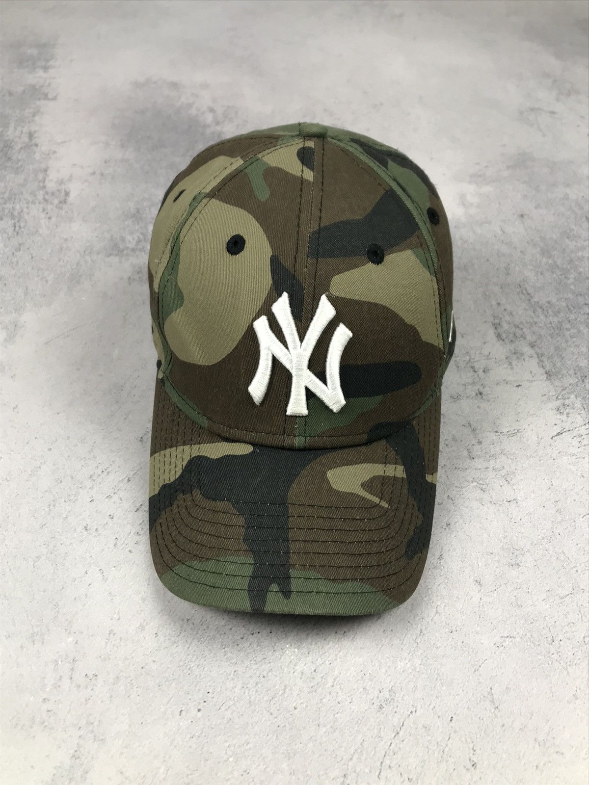 New Era × New York Yankees New York Yankees New Era Military Cap Size ONE SIZE - 2 Thumbnail