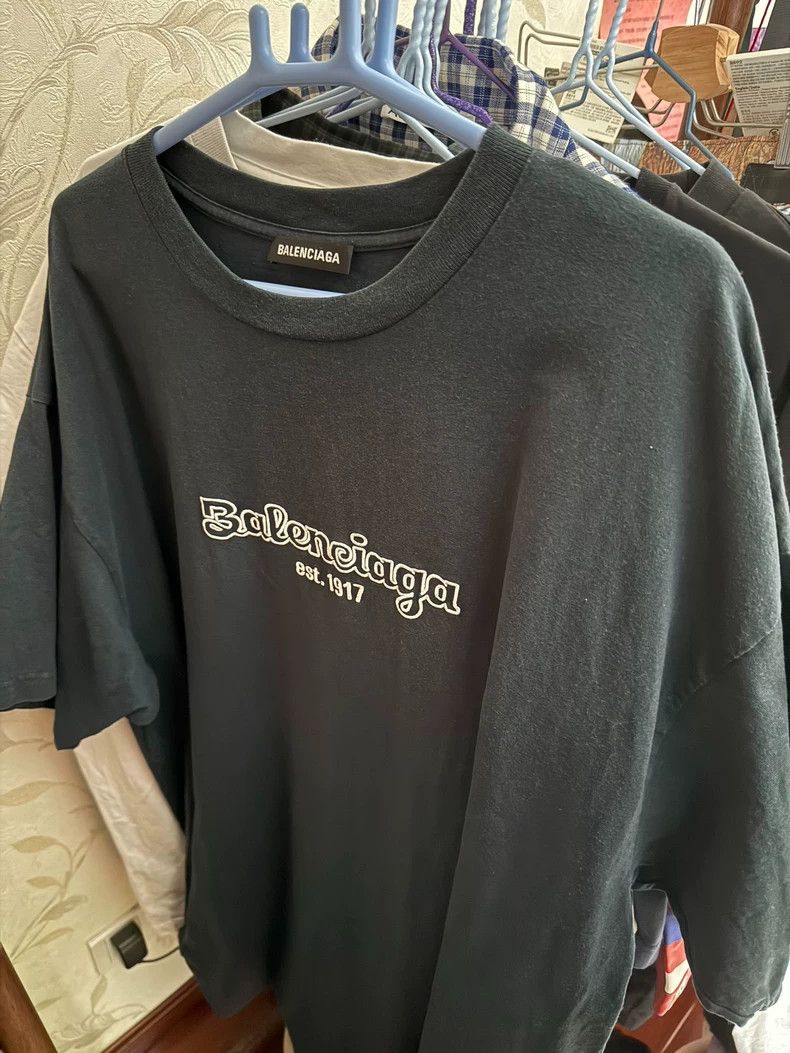 Balenciaga Balenciaga Navy blue cursive embroidered logo Size US M / EU 48-50 / 2 - 1 Thumbnail