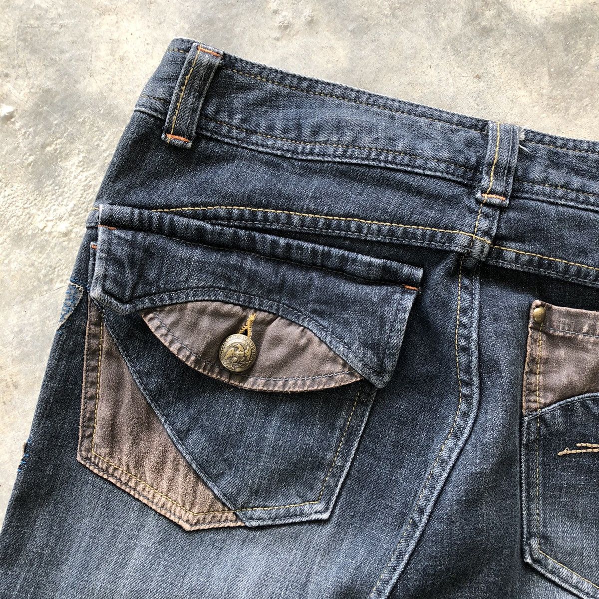 Japanese Brand Flare CAROUGE Rare Embroidered Flower Design Jeans Size US 29 - 7 Thumbnail