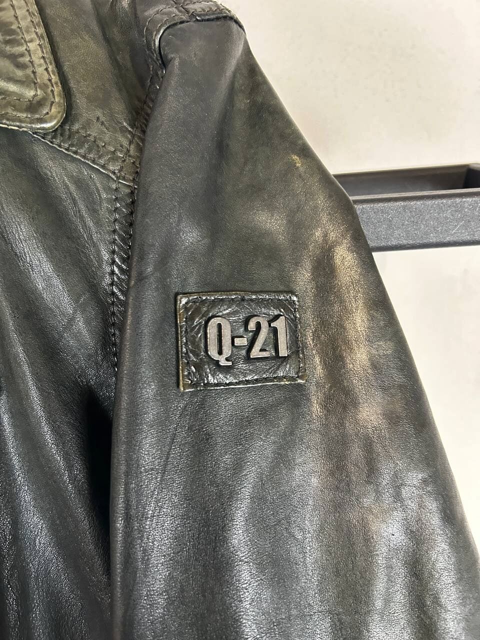 Vintage Vintage Black Leather Jacket Heavy Zipper Distressed Y2K Size US M / EU 48-50 / 2 - 10 Thumbnail