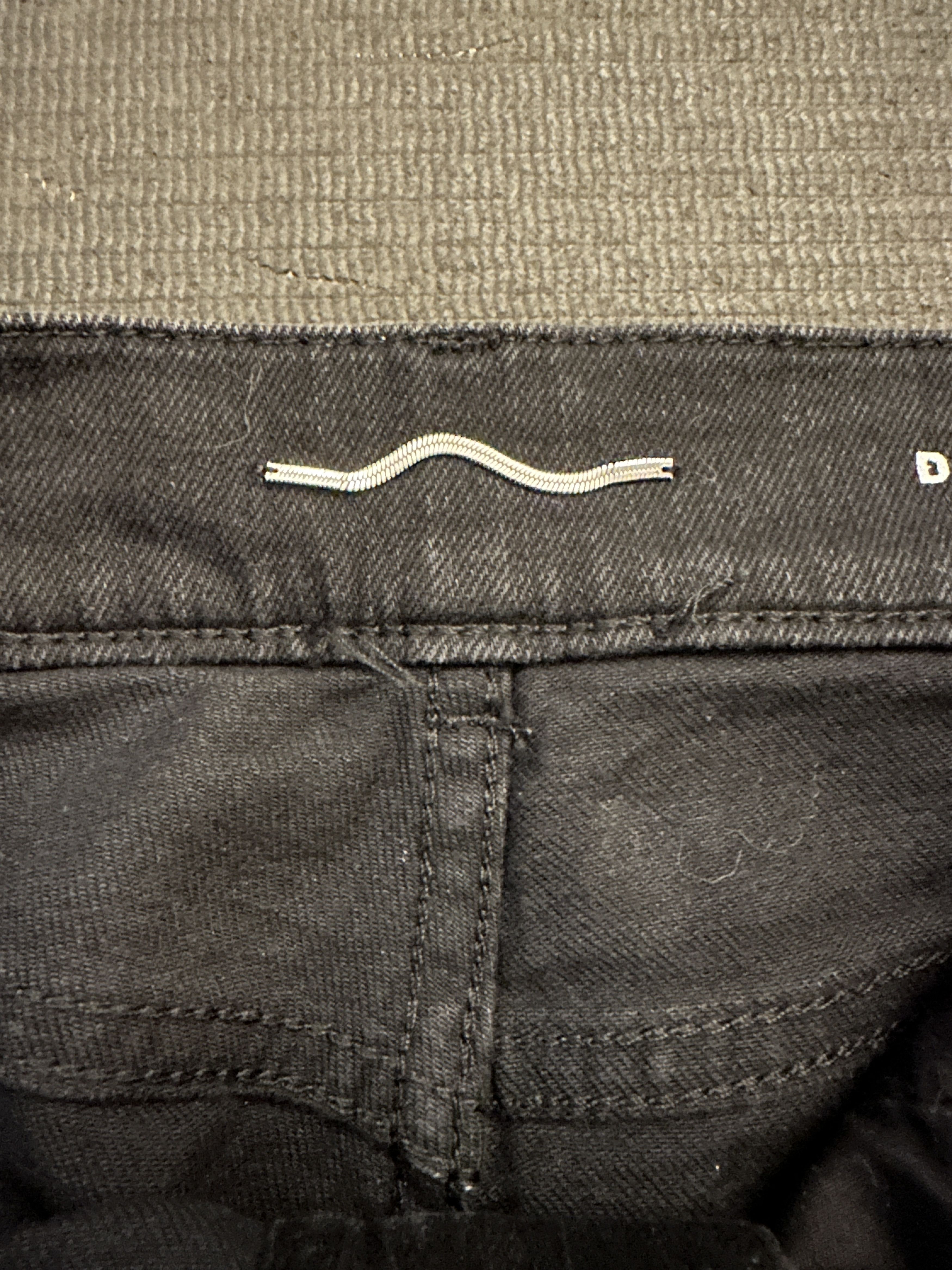 Saint Laurent Paris 2018 Raw Black D02 Denim Size 30 RARE Size US 30 / EU 46 - 2 Thumbnail