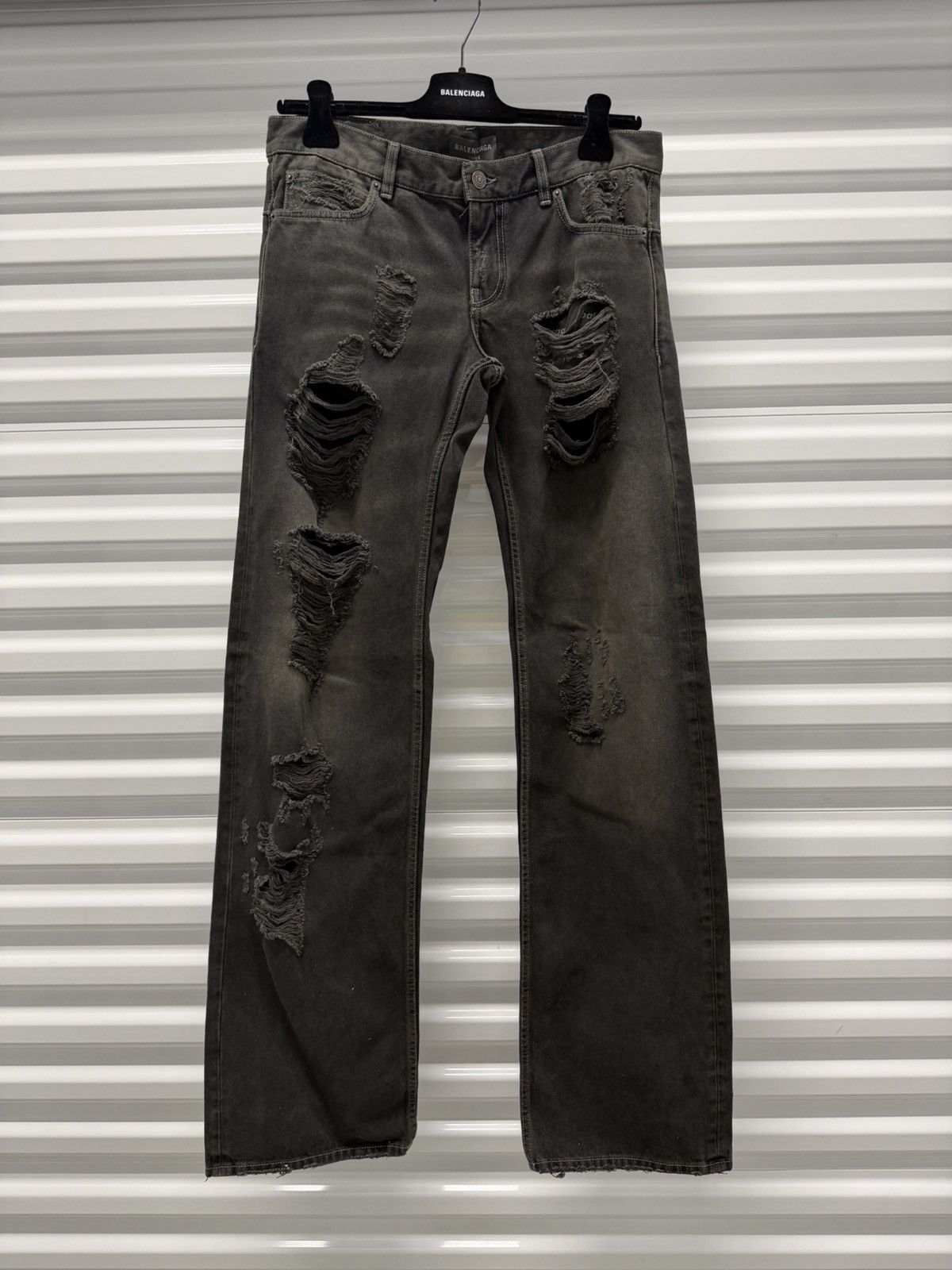 Balenciaga Balenciaga Low Waist Distressed Jeans Summer25 Size US 32 / EU 48 - 1 Thumbnail