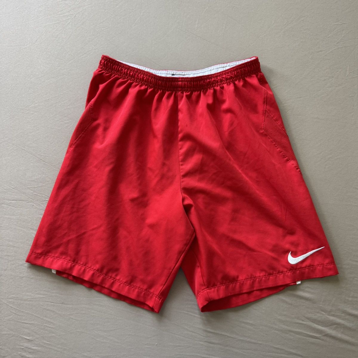 Nike Nike Dri-Fit Lightweight Training Shorts Size US 26 / EU 42 - 1 Thumbnail