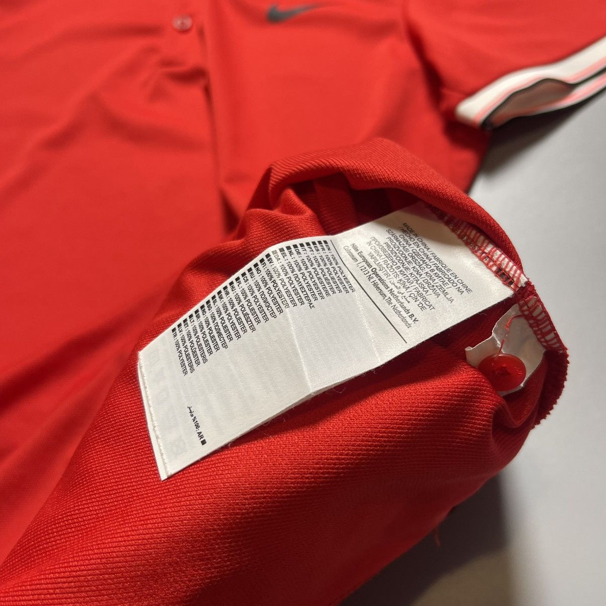 Nike × Vintage NIKE COURT RED POLO SIZE “M” 644776-657 Size US M / EU 48-50 / 2 - 8 Thumbnail