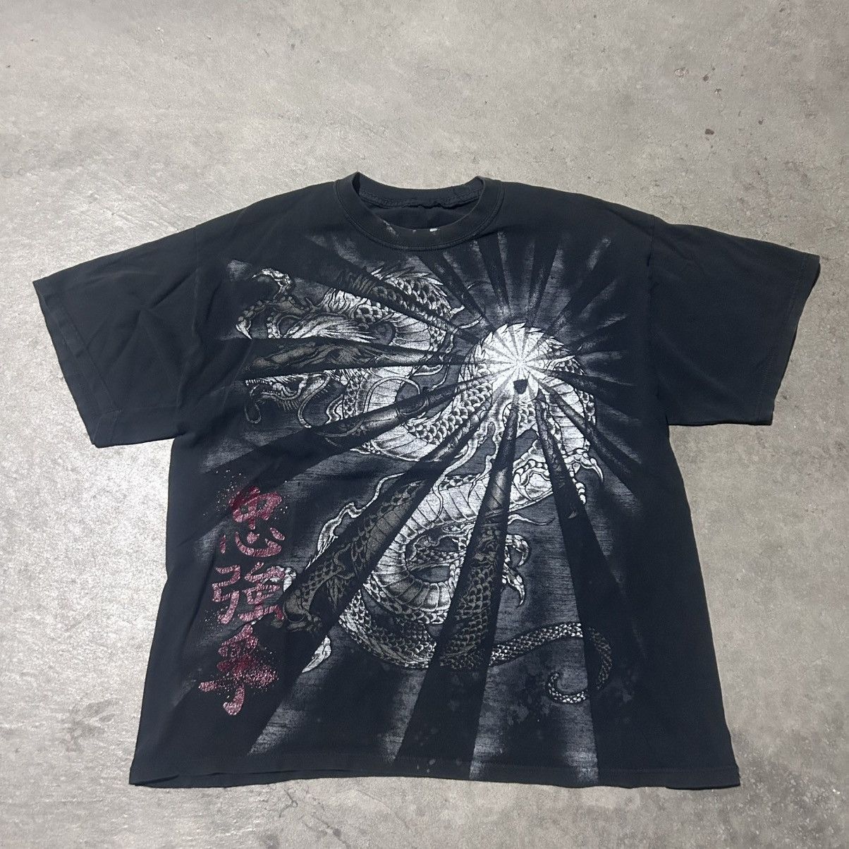 Affliction Y2k dragon grunge graphic tee shirt Size US XL / EU 56 / 4 - 1 Thumbnail