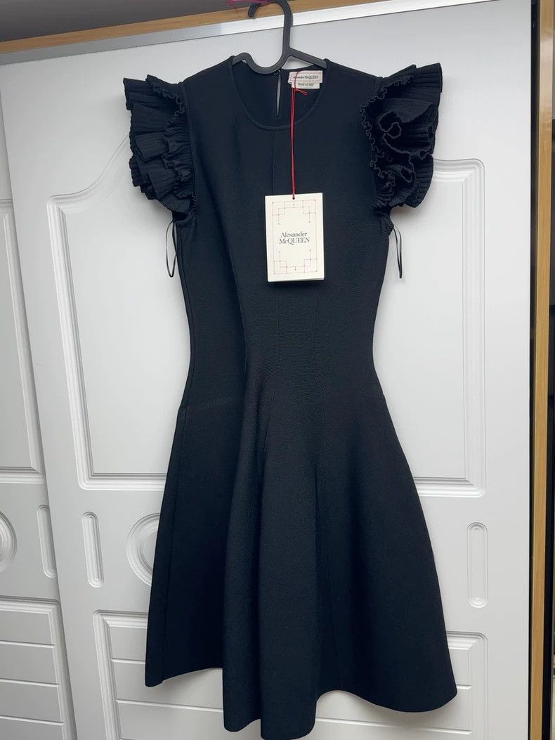 Alexander McQueen Alexander McQUEEN Xiaofei sleeve round neck short sleeved d Size XS / US 0-2 / IT 36-38 - 1 Thumbnail