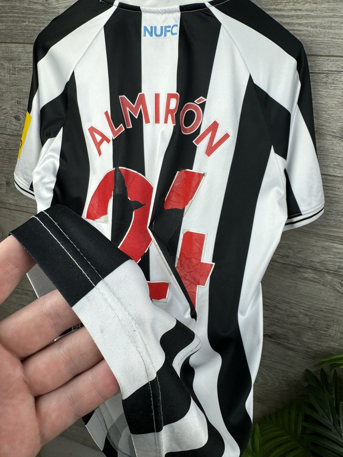 Castore NEWCASTLE UNITED ALMIRON #24 FOOTBALL SOCCER SHIRT CASTORE Size US L / EU 52-54 / 3 - 12 Thumbnail