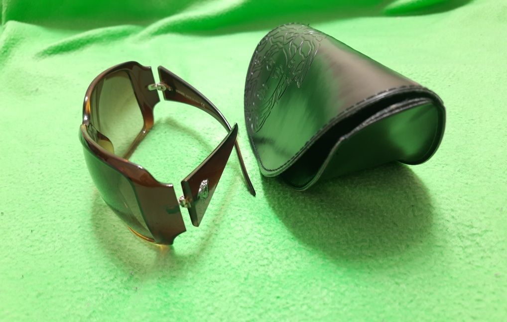 Versace Versace Vintage Classic Round Eye Sunglasses Size ONE SIZE - 4 Thumbnail