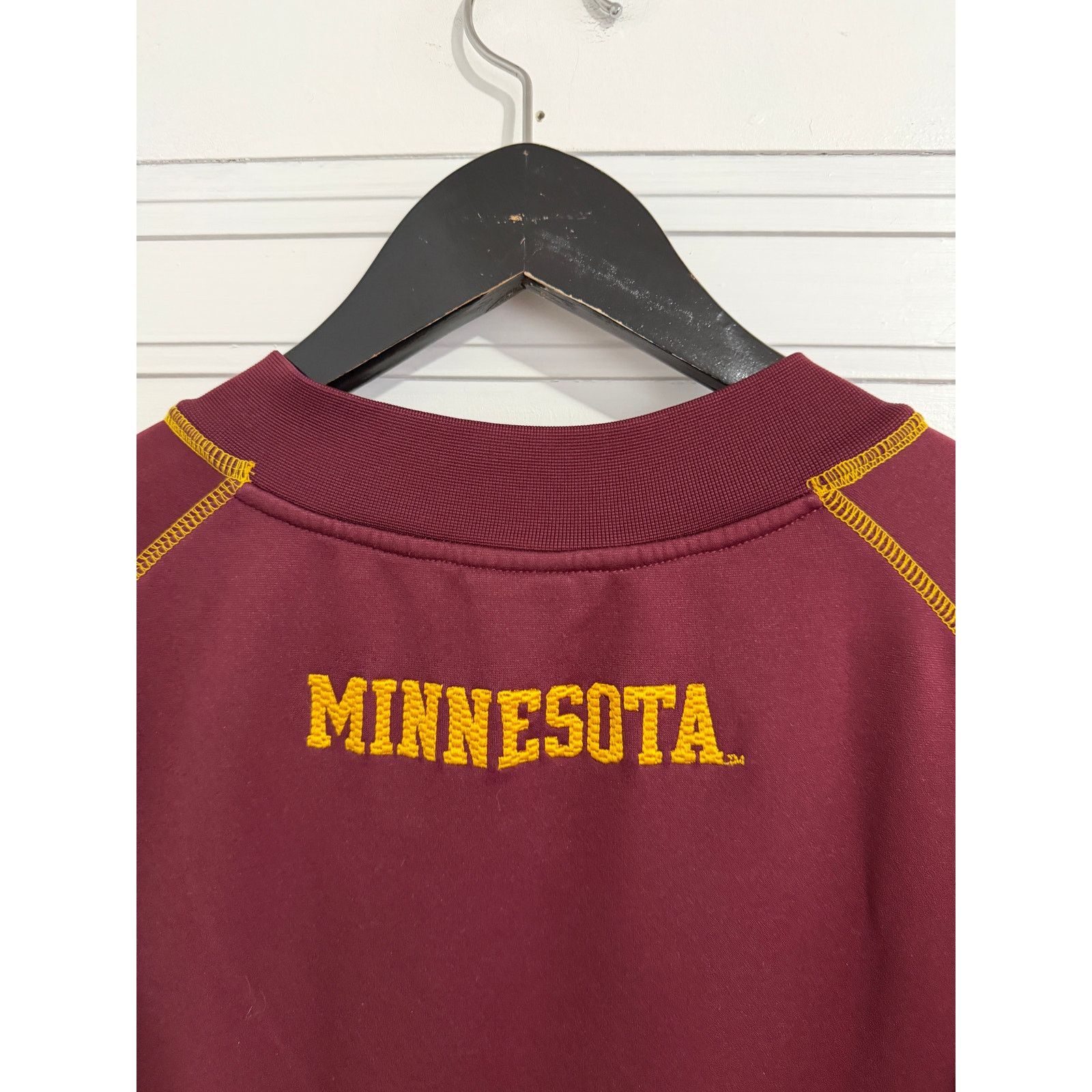 Nike University of Minnesota Gophers NikeFit Sweatshirt Size M Size US M / EU 48-50 / 2 - 9 Thumbnail