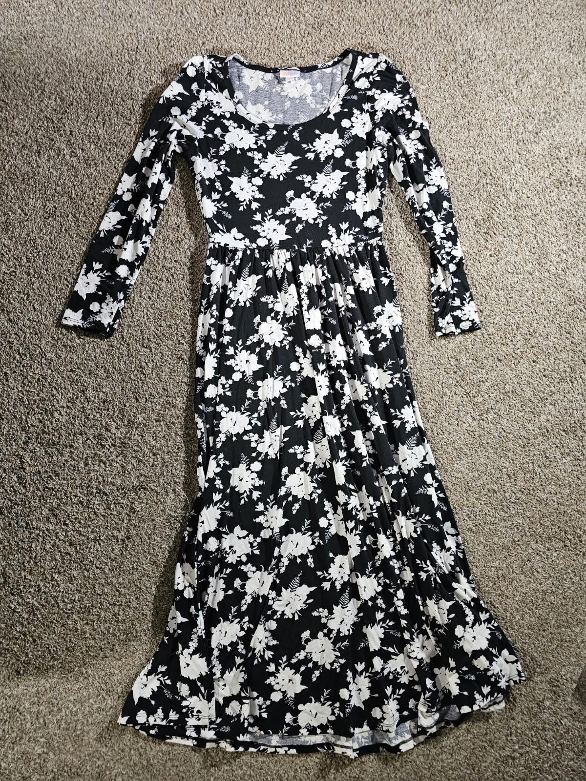 Designer LuLaRoe Black & White Floral Dress S Size S / US 4 / IT 40 - 1 Thumbnail