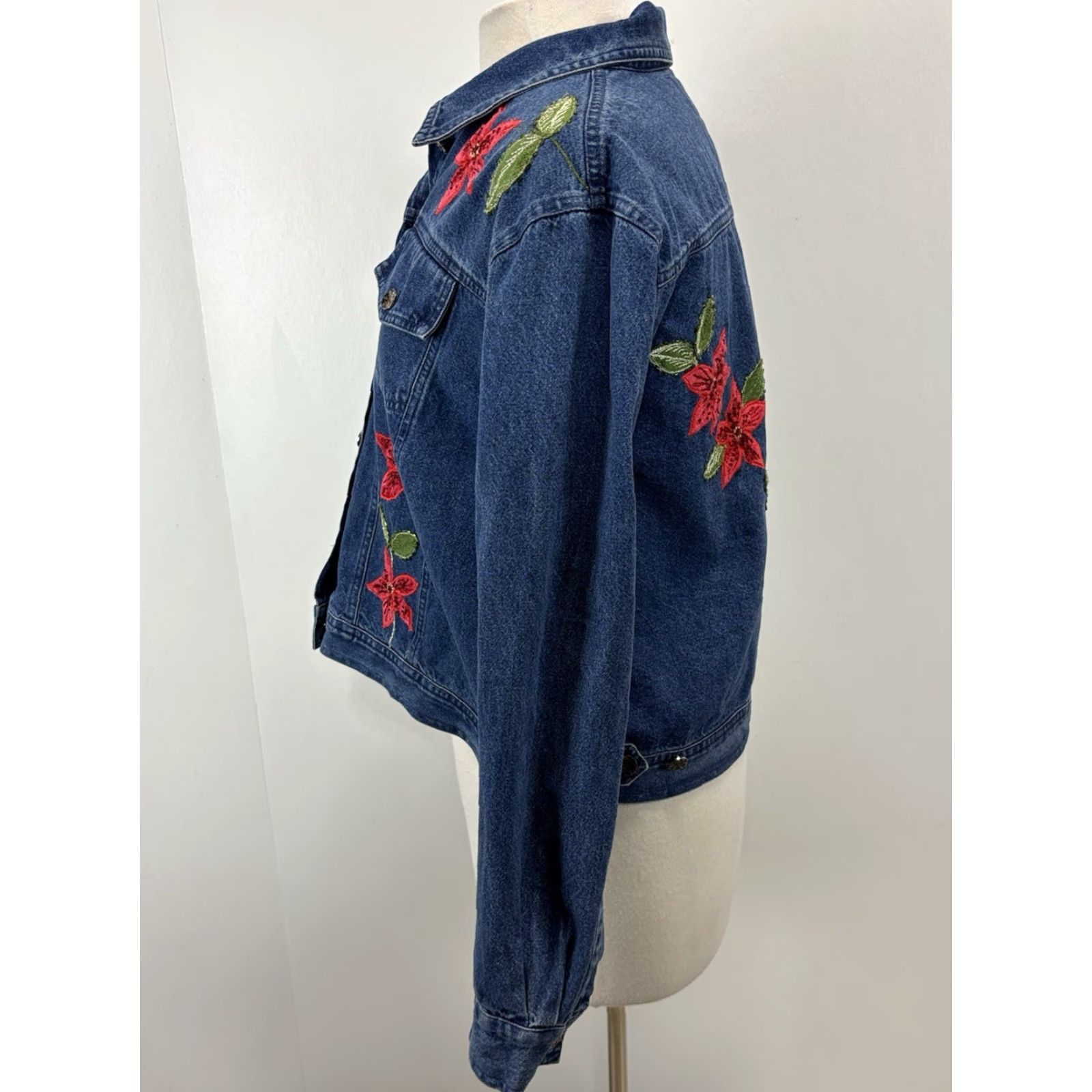 Denime VINTAGE Tantrums Denim Jean Jacket Womens Petite Large Poinsettia Xmas Blue Beaded Embroidered LP Size PL/Petites Mens? Womens Size 36" / US 14 / IT 50 - 4 Thumbnail