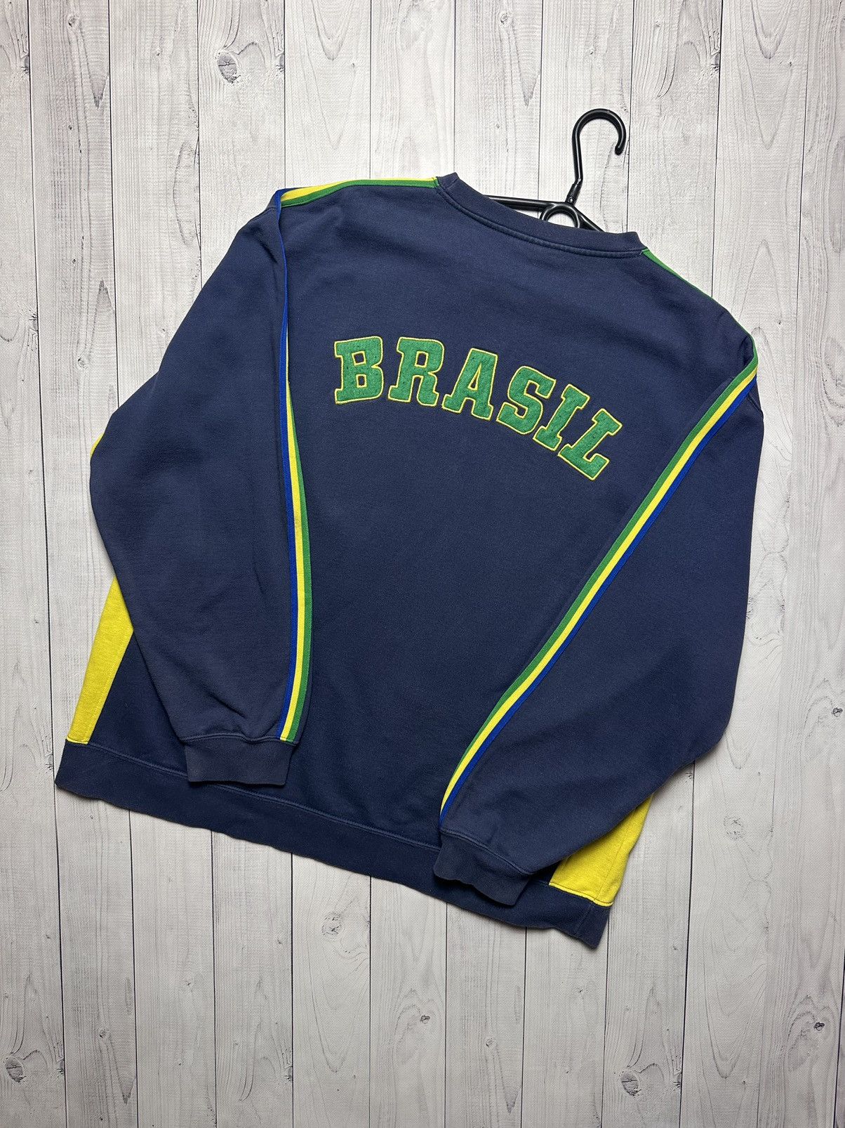 Vintage Vintage Brasil big logo Brazil sweatshirt size XL Size US XL / EU 56 / 4 - 1 Thumbnail