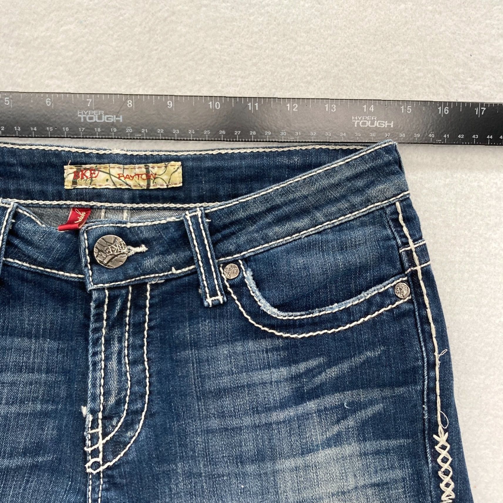 Vintage Buckle BKE Payton Crop Jeans Women's 26 Medium Wash Blue Stretch Denim Low Rise Jeans Size 26" / US 2 / IT 38 - 7 Thumbnail