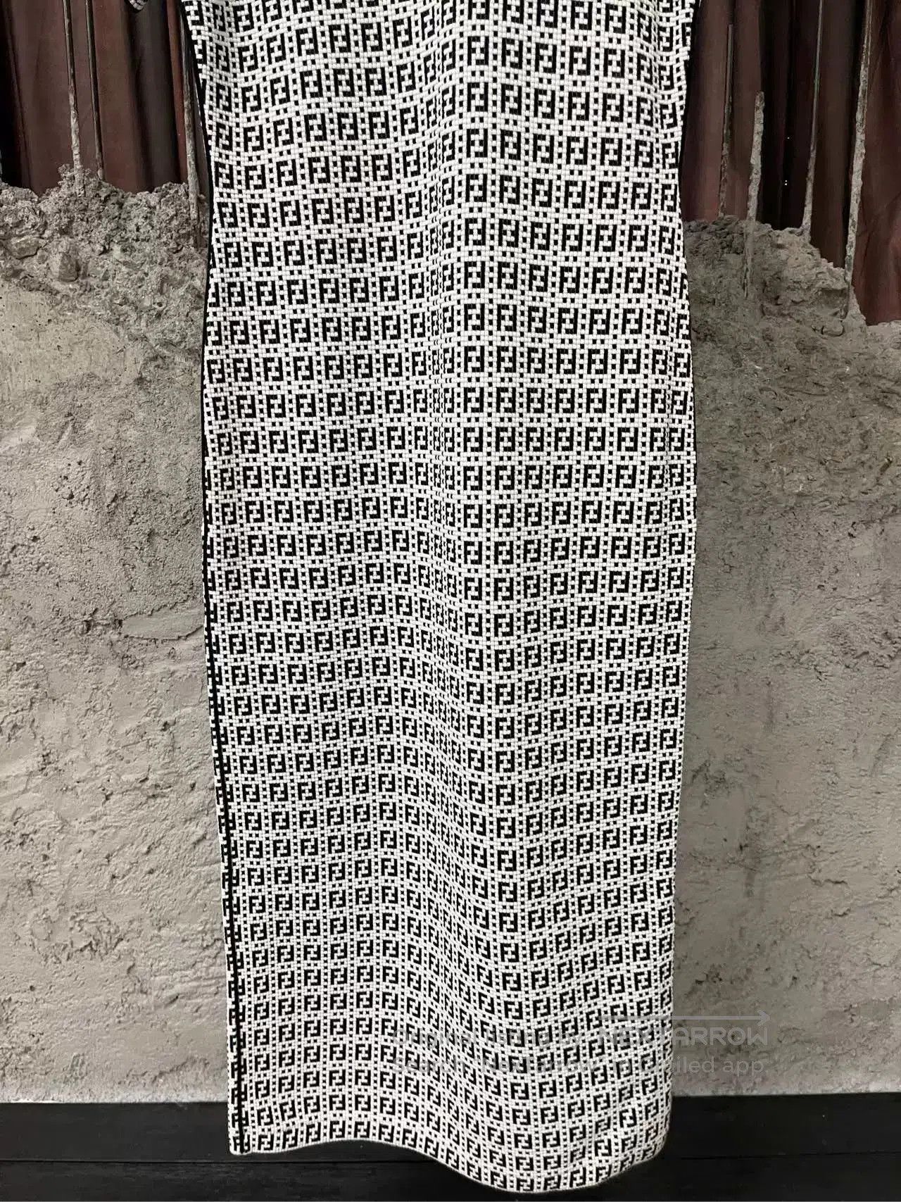 Fendi fendi logo print dress size 42. Size US 26 / EU 42 - 4 Thumbnail