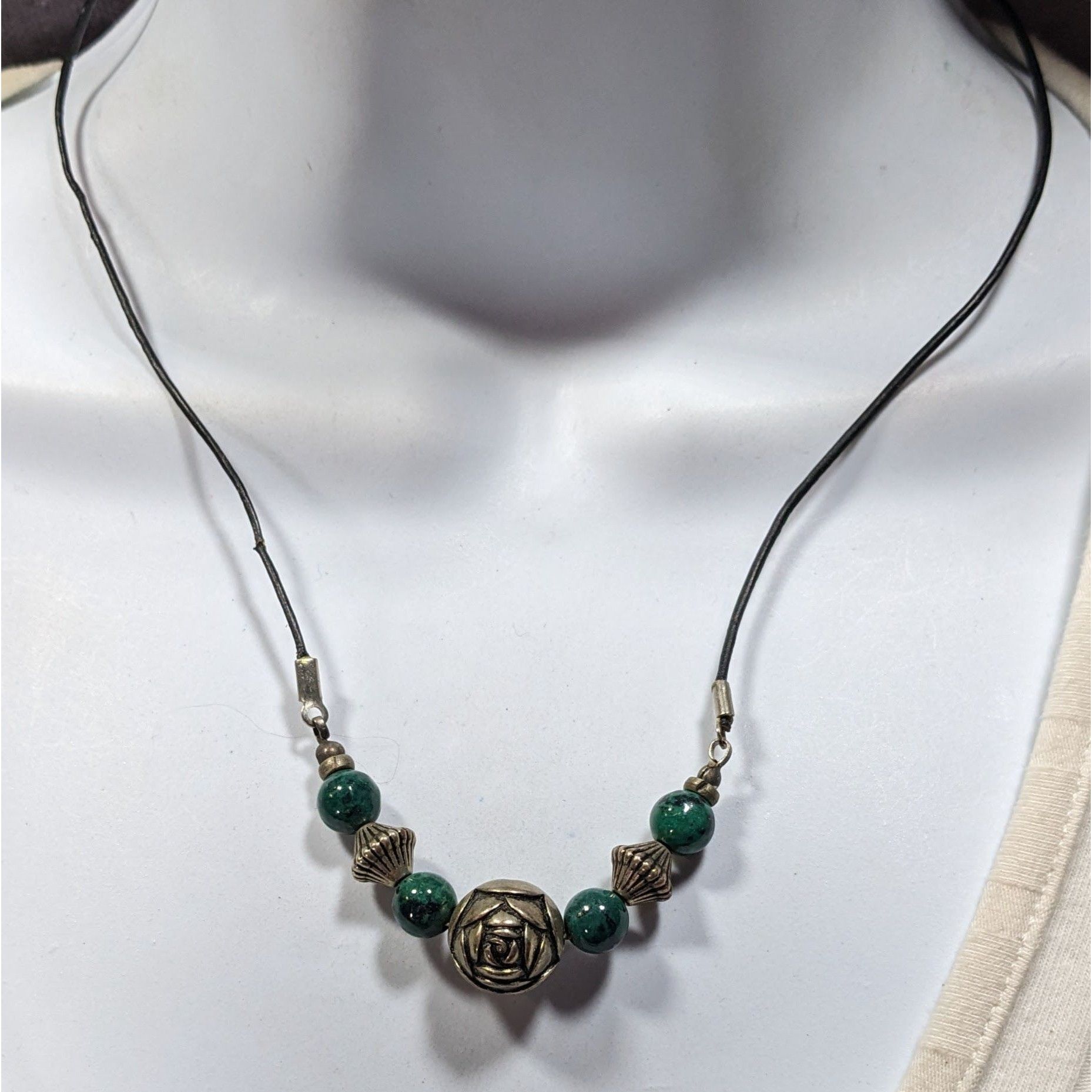 Other Floral Green Jasper And Silver Tone Beaded Necklace Size ONE SIZE - 2 Thumbnail