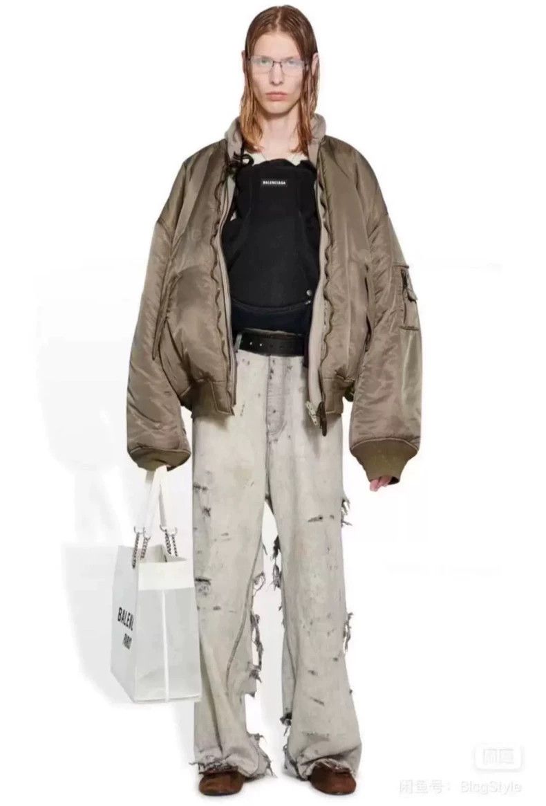 Balenciaga Balenciaga size L Super Destrop Rip Super Destrop Jeans Wo Size US 27 - 6 Thumbnail
