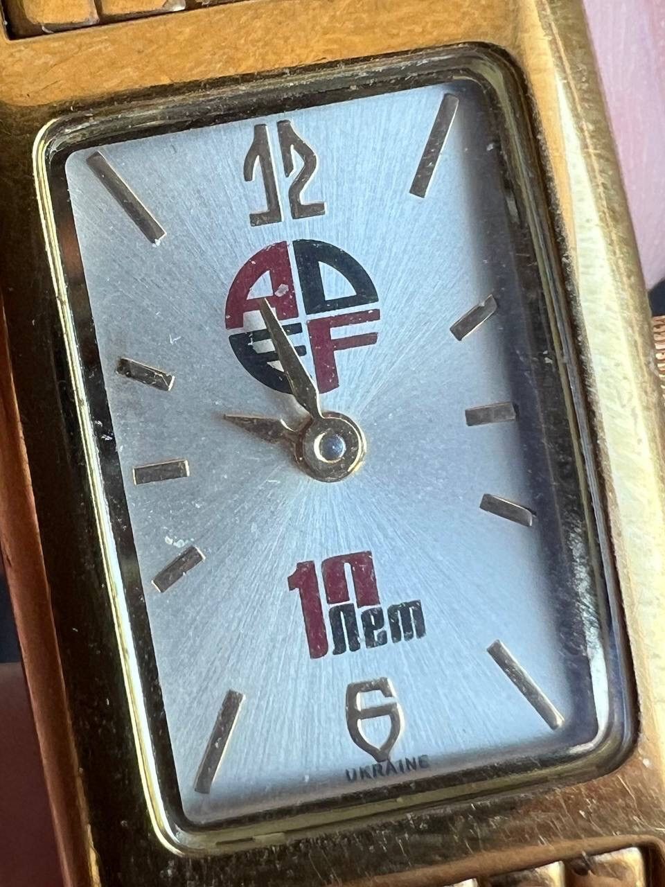 Japanese Brand Vintage Japanese style futuristic Form Tank Gold Link Watch Size ONE SIZE - 5 Thumbnail