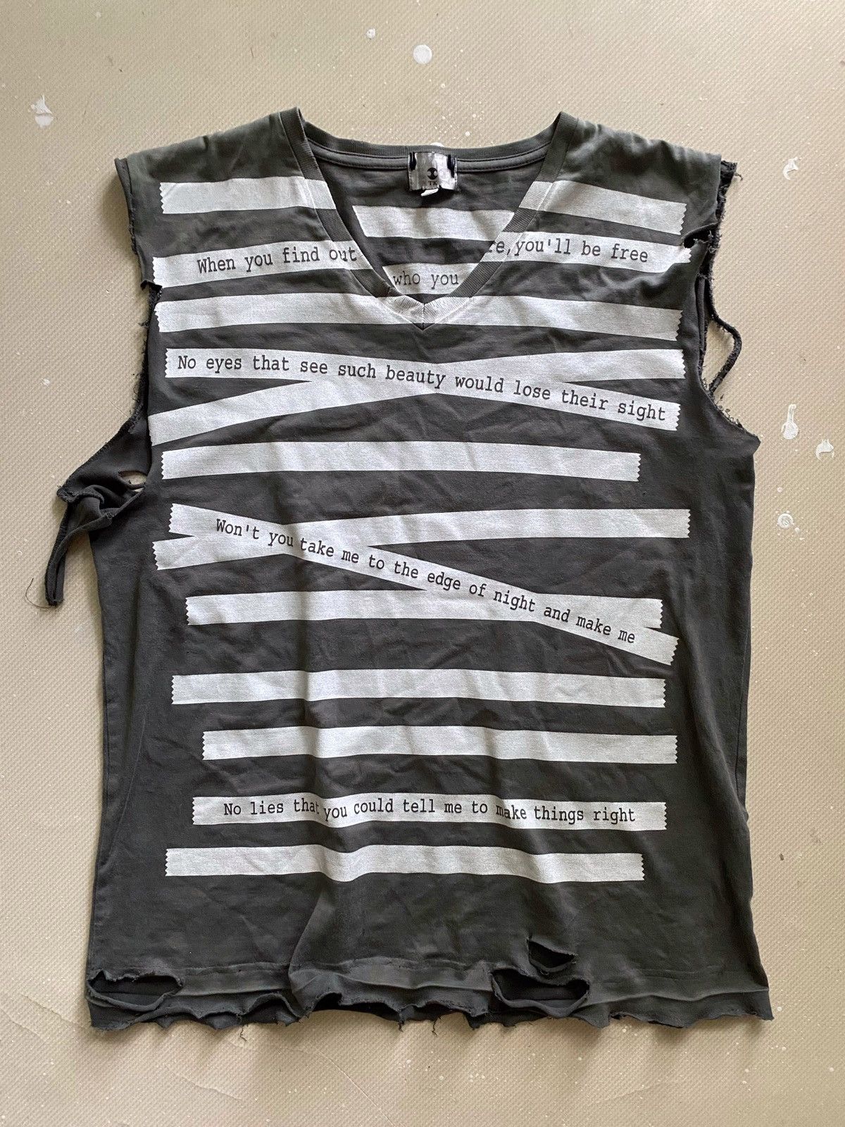 Japanese Brand Takeo Kikuchi poem distressed trashed tank top Size US L / EU 52-54 / 3 - 1 Thumbnail