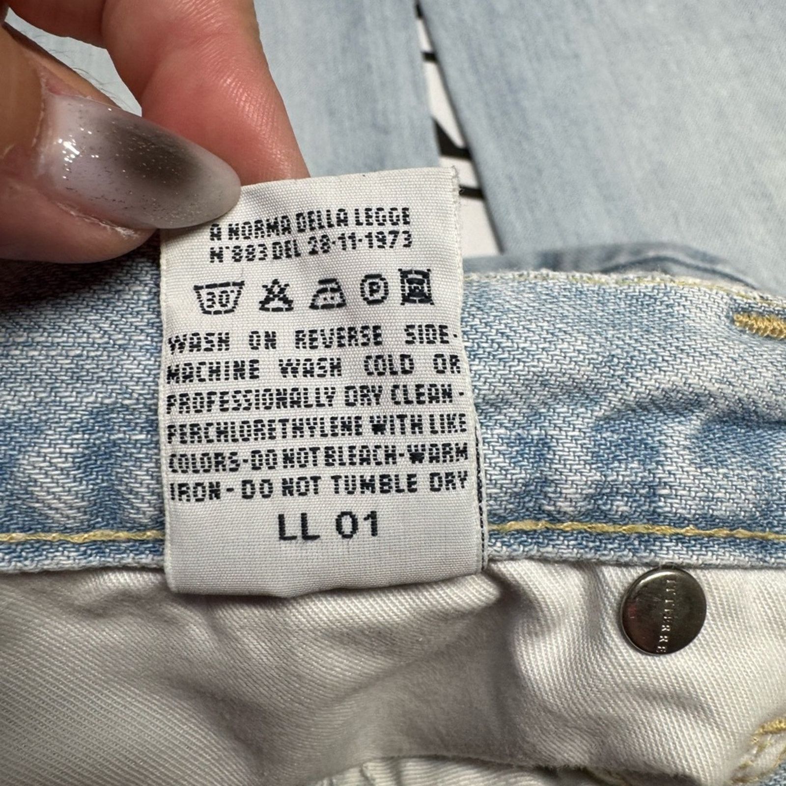 Versace Jeans Couture Versace Jeans Couture Light Wash Bootcut Denim size 28 Size 28" / US 6 / IT 42 - 5 Thumbnail