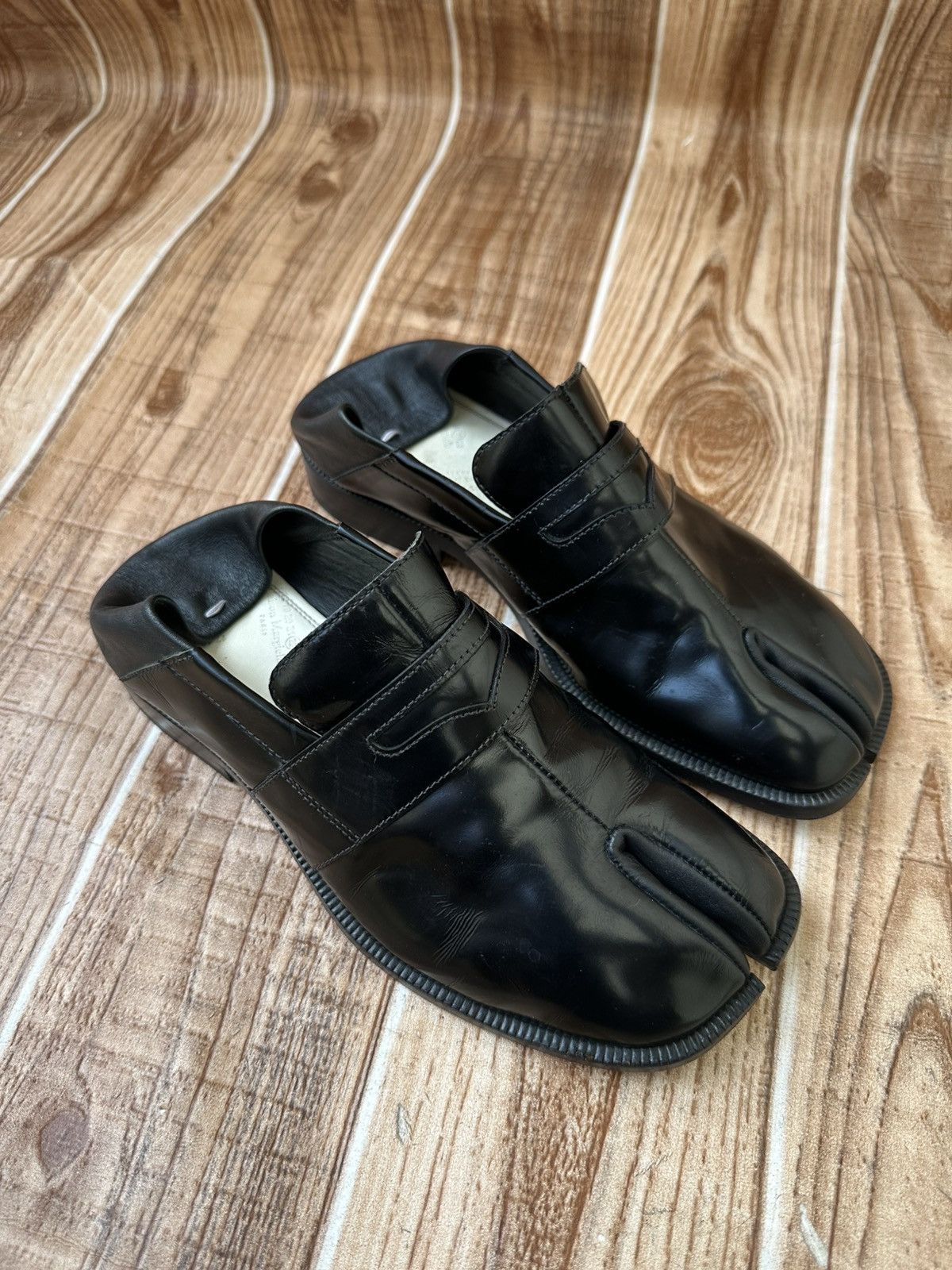 Maison Margiela Maison Margiela Tabi Leather Loafer Size US 6 / IT 36 - 1 Thumbnail