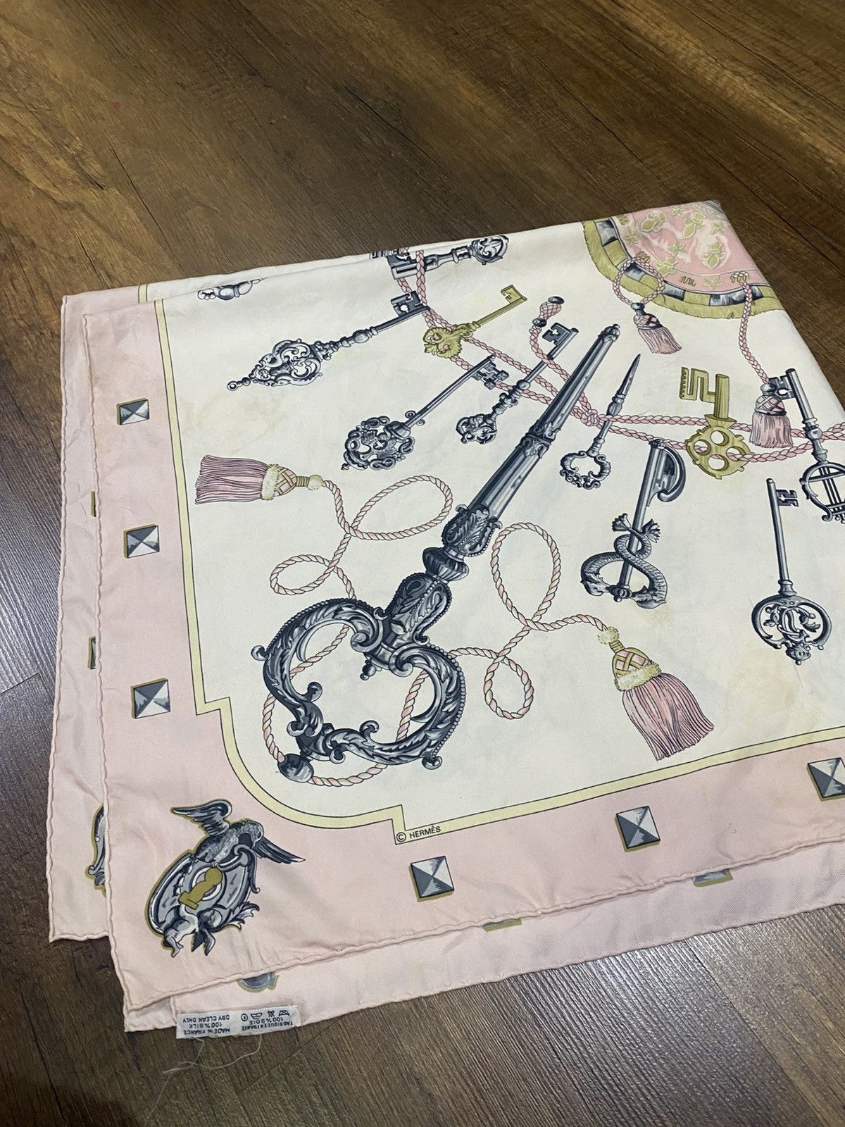 Hermes Authentic Vintage Hermes 100% Silk Scarf The Keys Size ONE SIZE - 11 Thumbnail