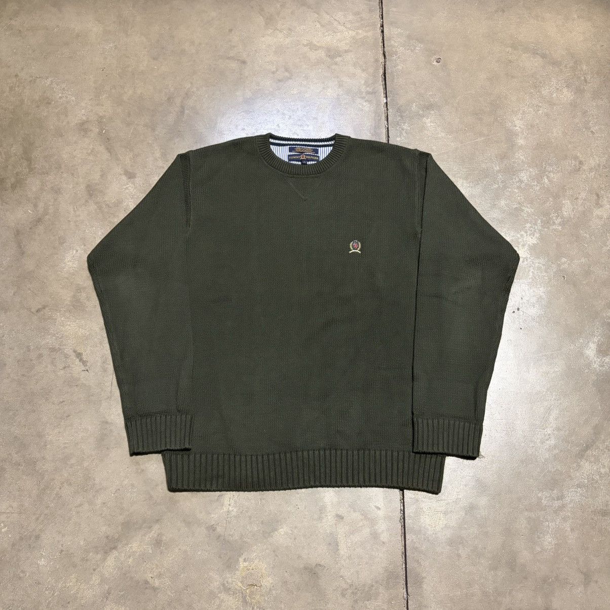 Tommy Hilfiger Vintage Tommy Hilfiger Sweater Crest Logo Knit Crewneck 90s Size US L / EU 52-54 / 3 - 5 Thumbnail