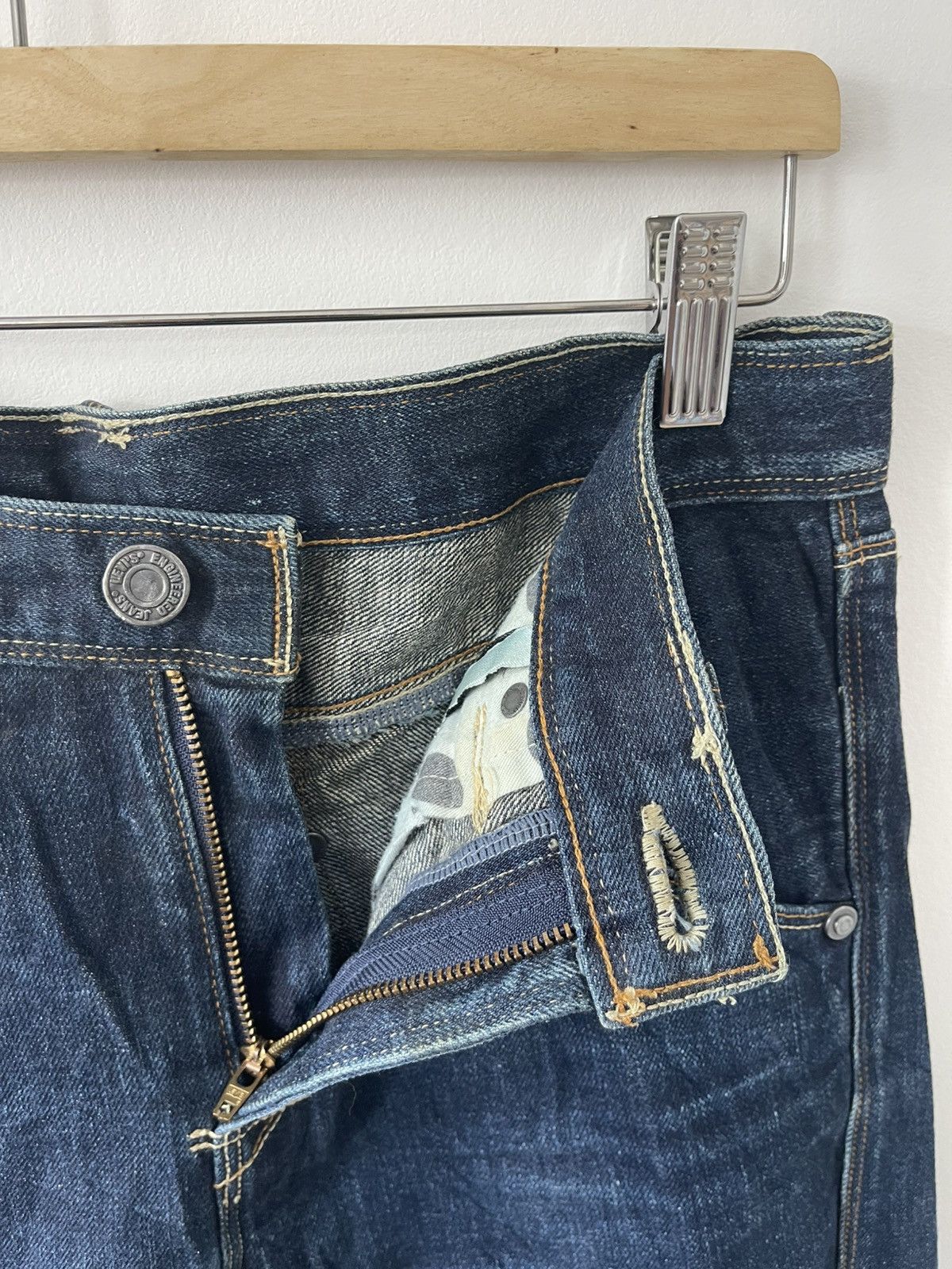 Levi's Vintage Clothing Rare Vintage LEVIS ENGINEERED JEANS June 9th 1999 Twist Leg Size 29" - 15 Thumbnail