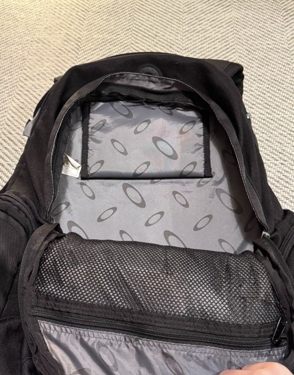 Oakley Black Utility Backpack with Multiple Zippered Pockets Size ONE SIZE - 4 Thumbnail
