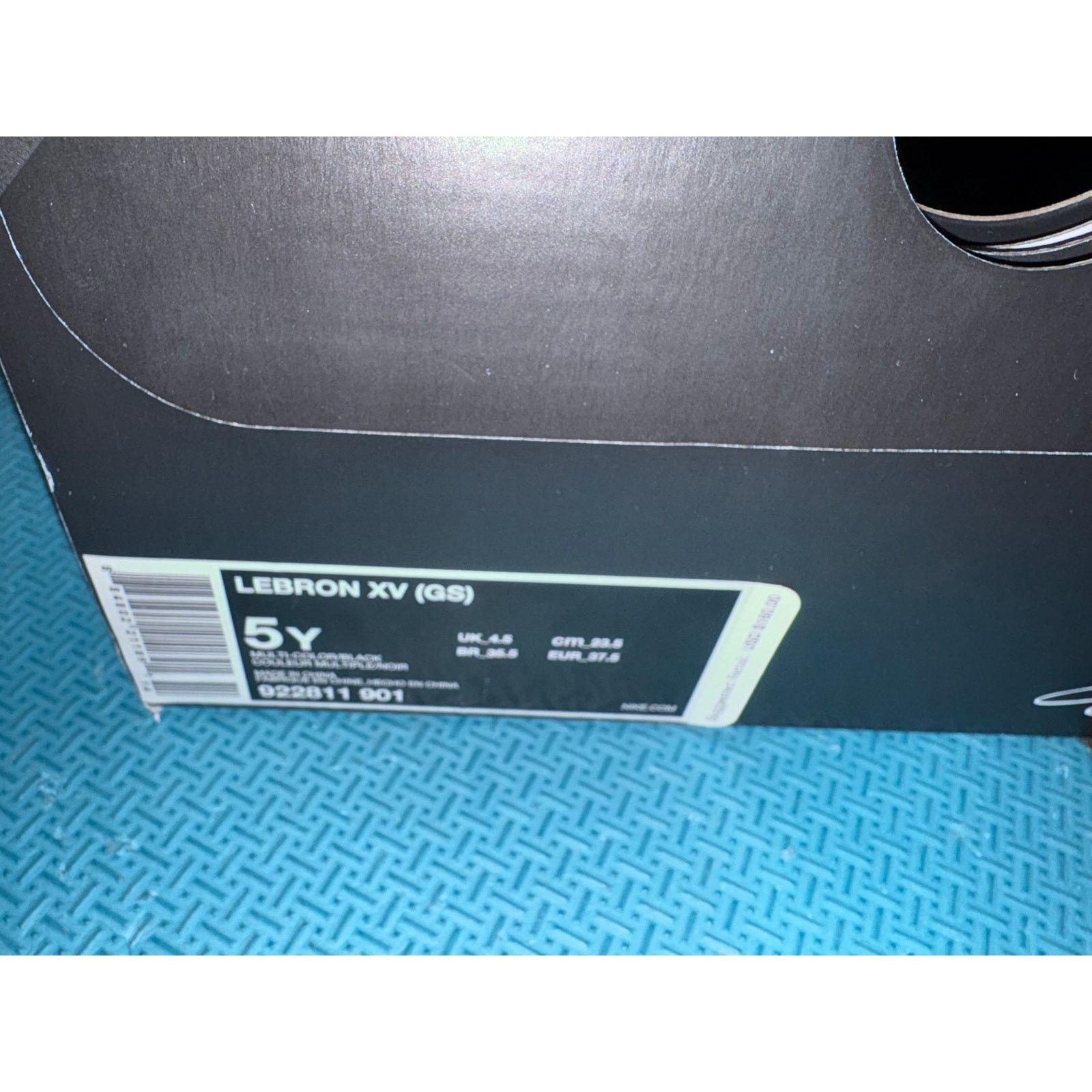 Nike Nike LeBron James 15 5Y kids four horsemen fruity pebbles Size US 5 / EU 37 - 6 Thumbnail