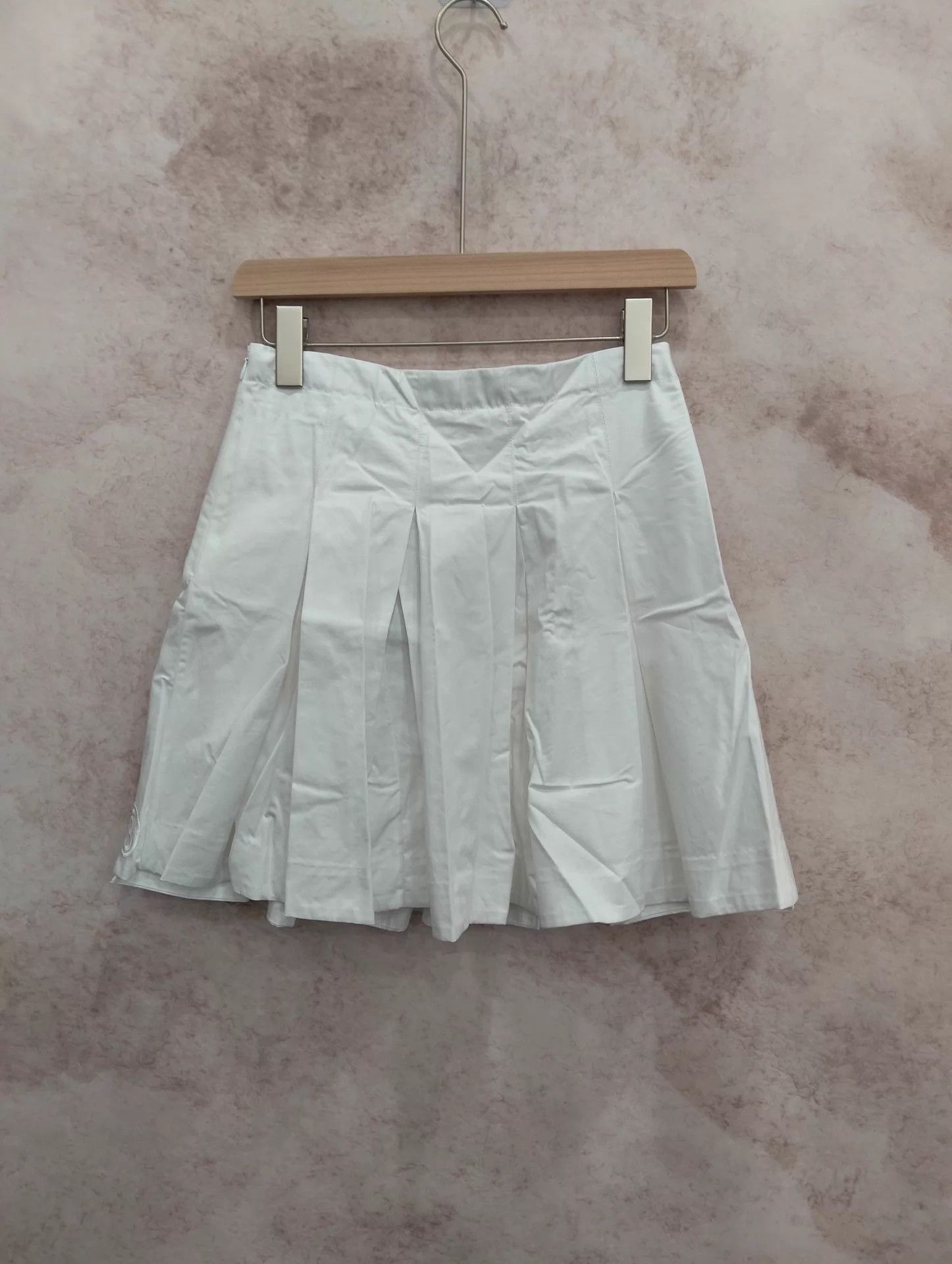 Burberry BURBERRY white pleated mini skirt 12Y Size 24" / US 00 / IT 34 - 2 Thumbnail