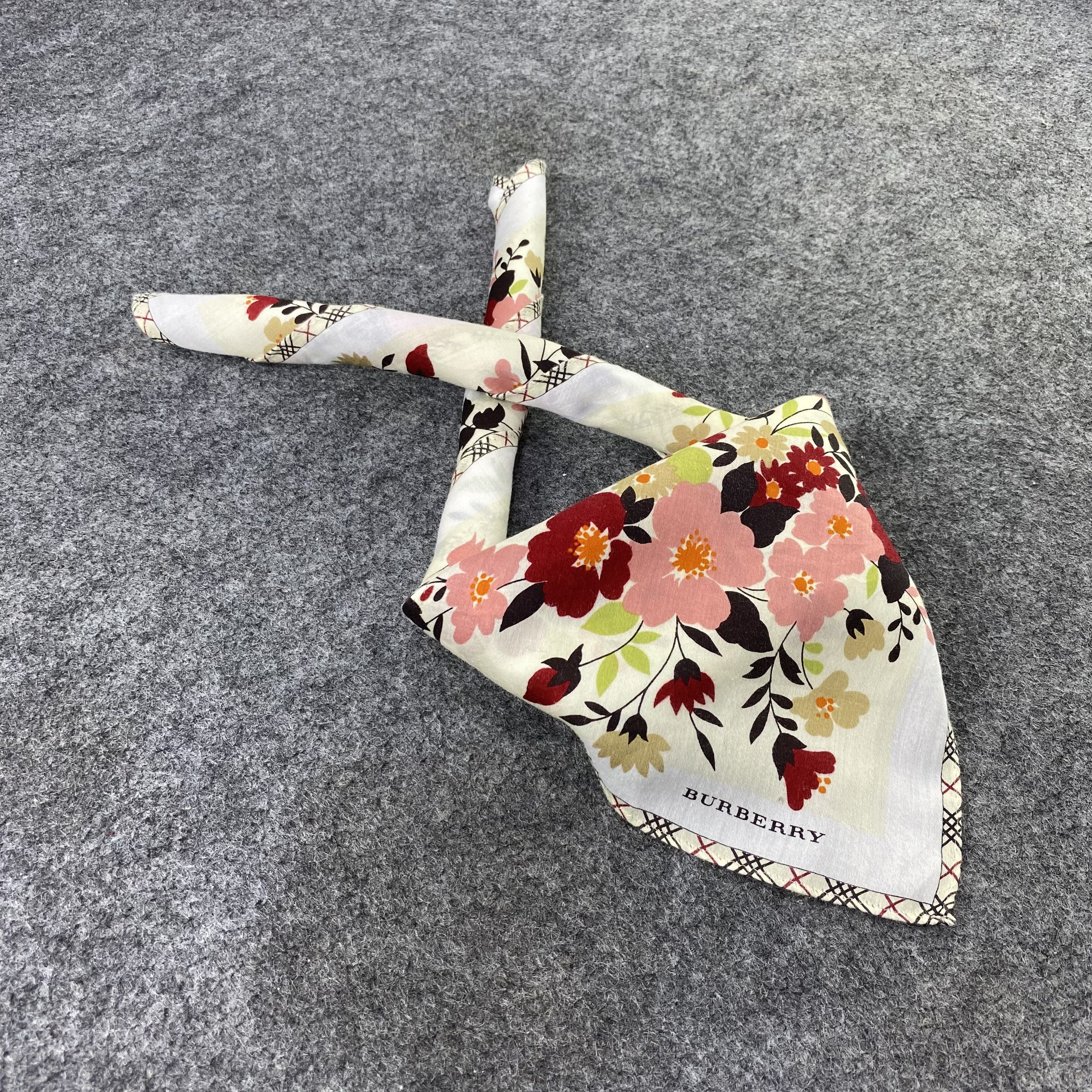 Burberry Handkerchief / Bandana / Neckerchief-B1184