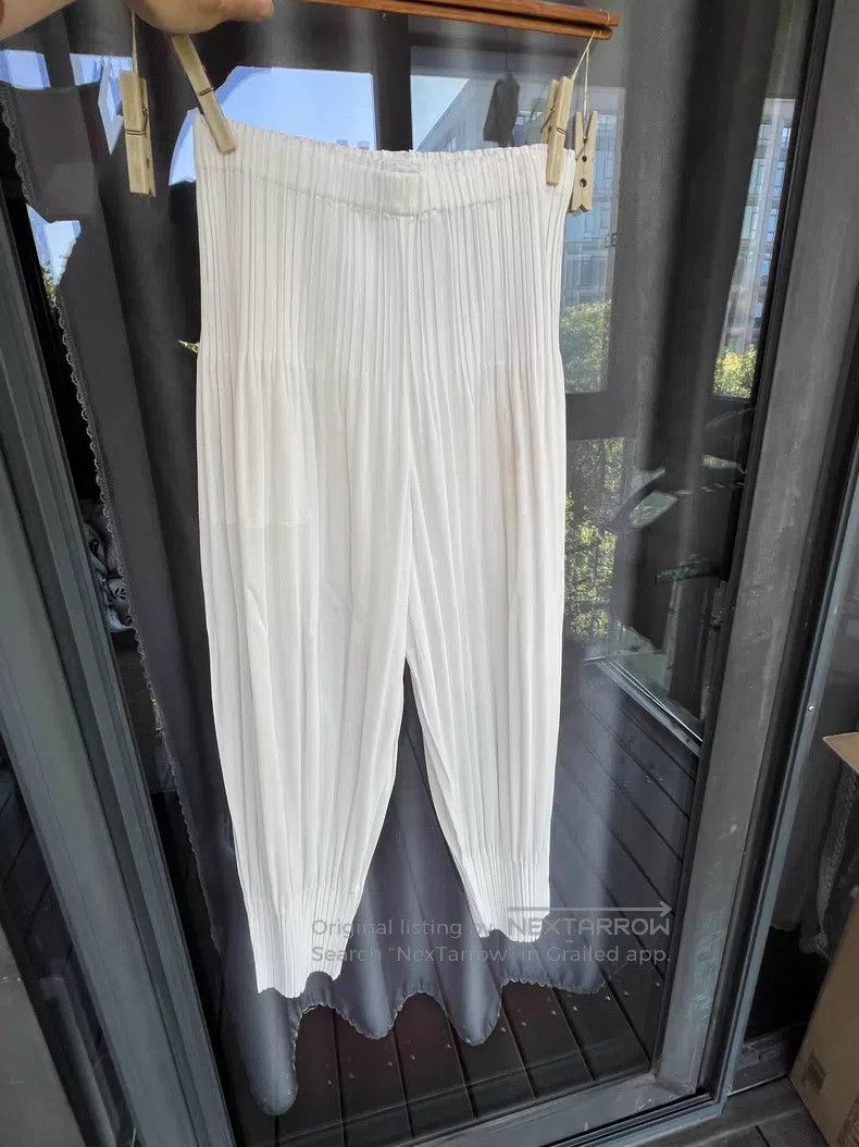Issey Miyake Issey Miyake Versatile Puff Pants, Pure White Size 25" / US 0 / IT 36 - 2 Thumbnail