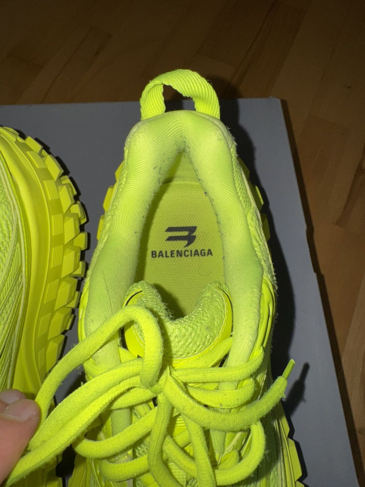 Balenciaga Balenciaga Defender Neon Yellow Size US 10 / EU 43 - 12 Thumbnail