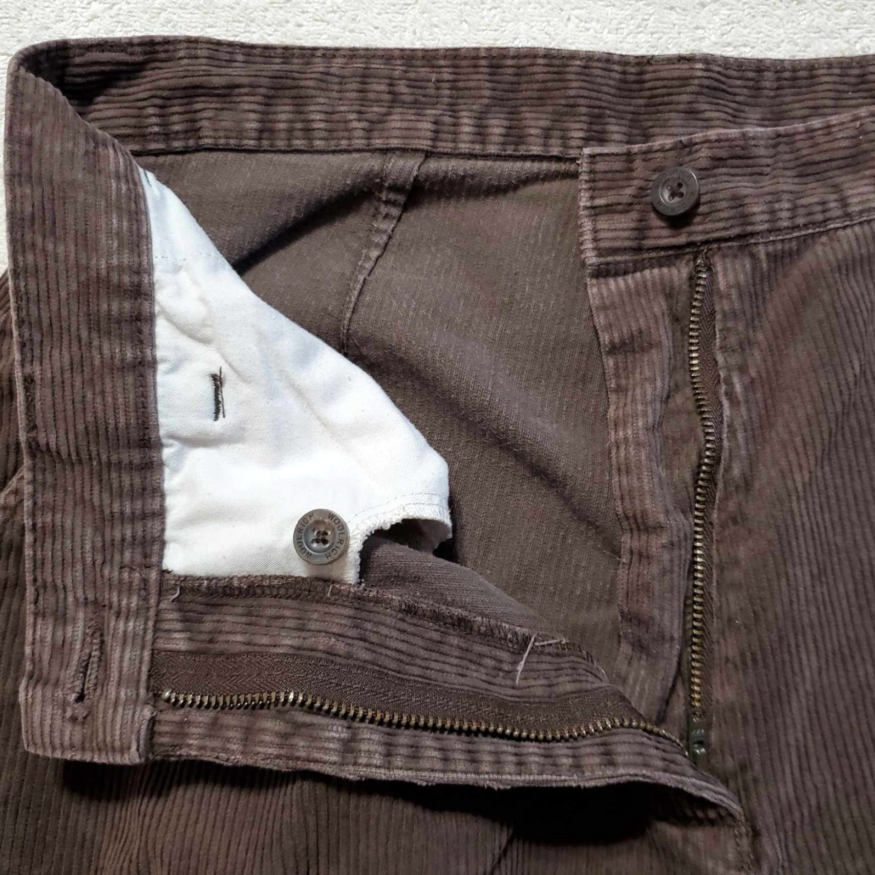 Vintage VINTAGE Woolrich Pants Women 14 Dark Chocolate Brown Corduroy High Waist 30 in Inseam 31 in Waist Tapered Chino 80s 90s Outdoor Womens Size 36" / US 14 / IT 50 - 7 Thumbnail