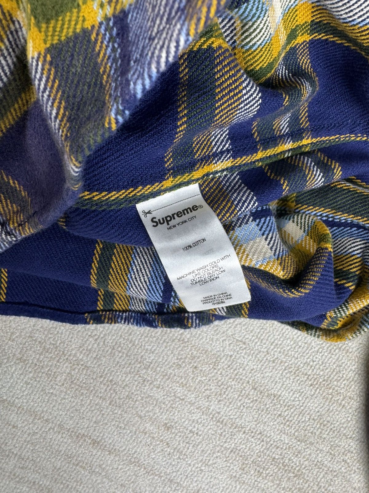 Supreme Supreme old english embroidered flannel Size US L / EU 52-54 / 3 - 5 Thumbnail