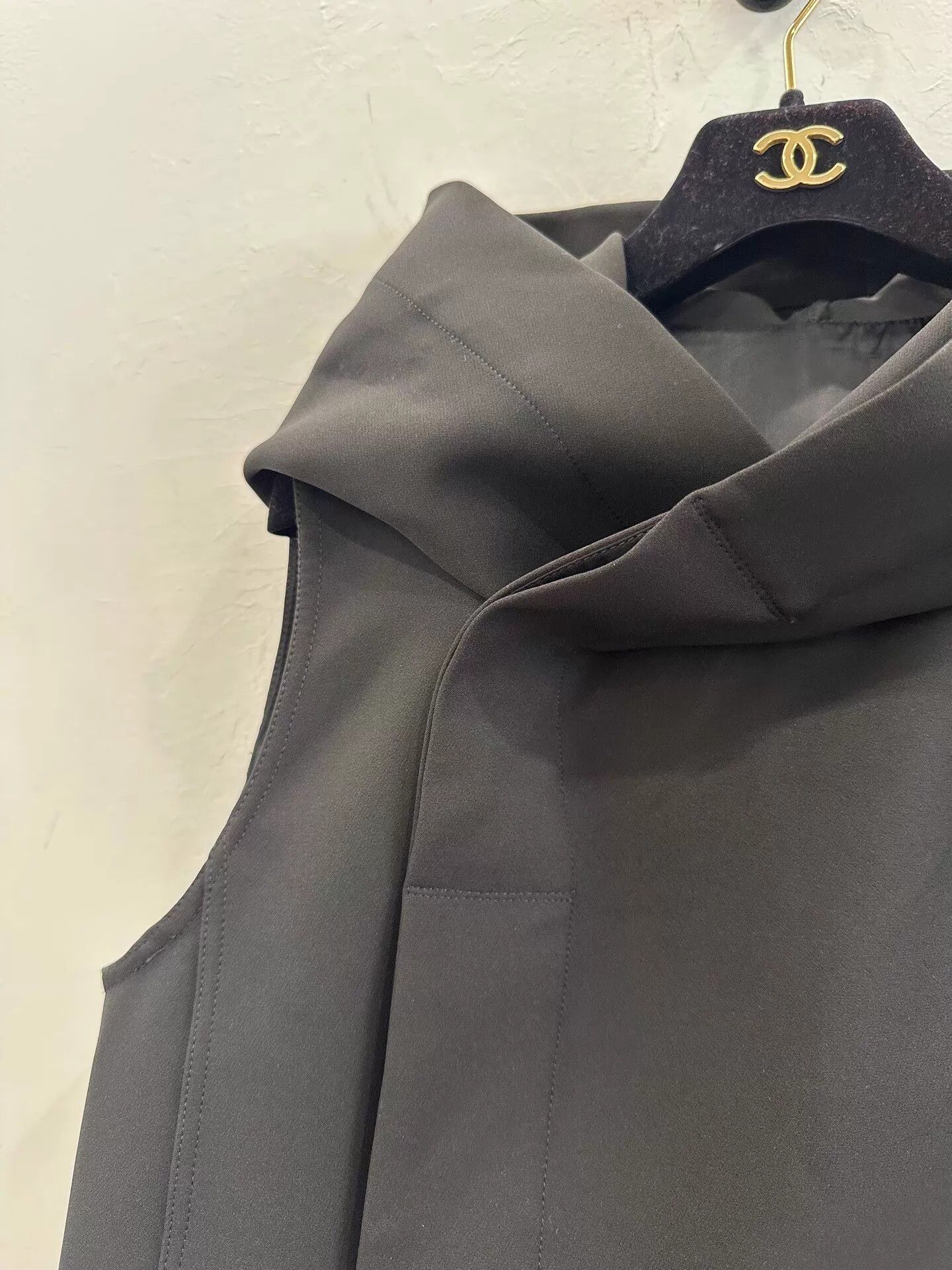 Rick Owens Rick Owens women's black hooded mid-length vest Size XS / US 0-2 / IT 36-38 - 4 Thumbnail