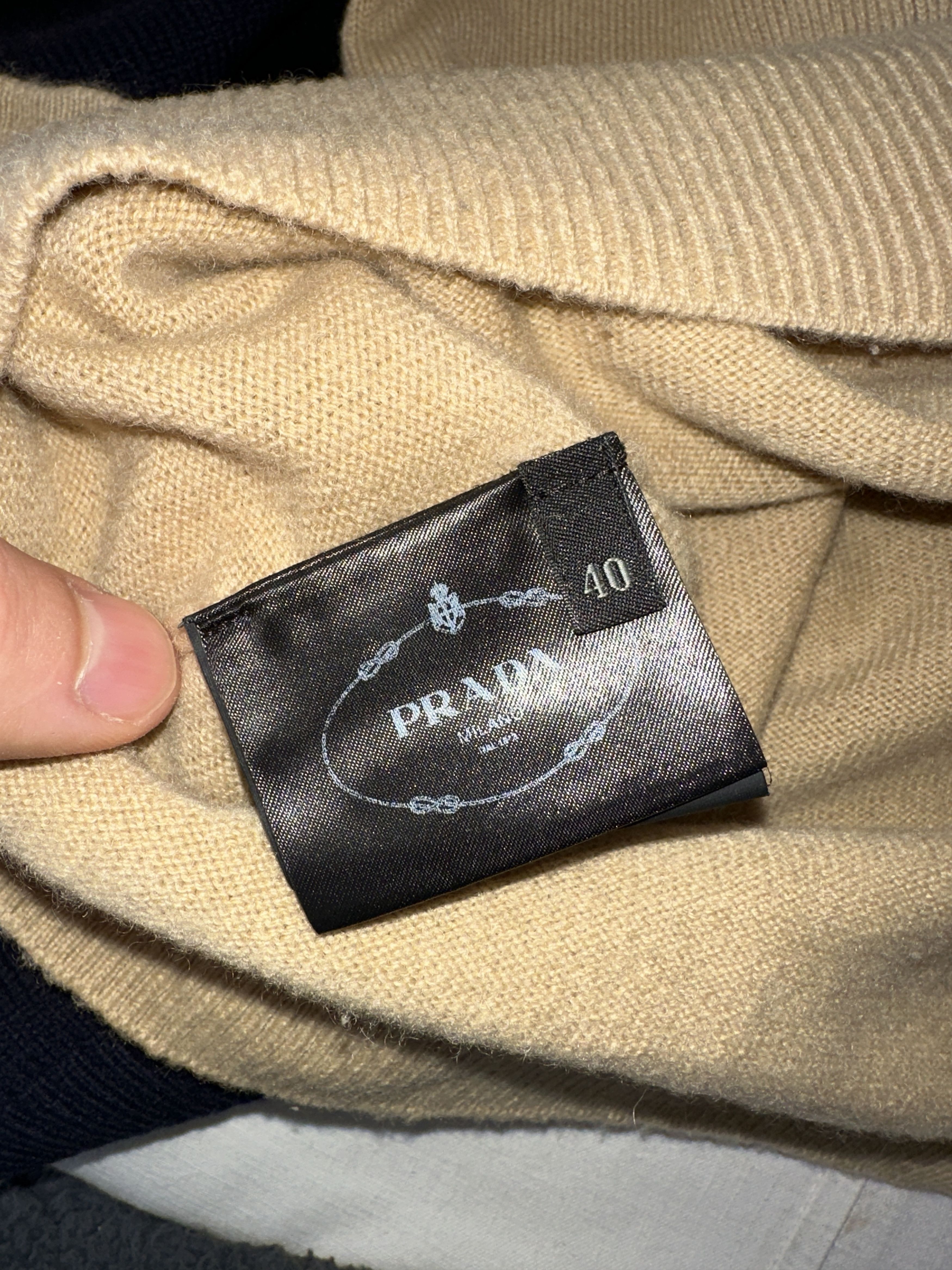 Prada Prada 100% Cashmere Boat Neck Back Button Sweater Size 40 IT Size S / US 4 / IT 40 - 6 Thumbnail