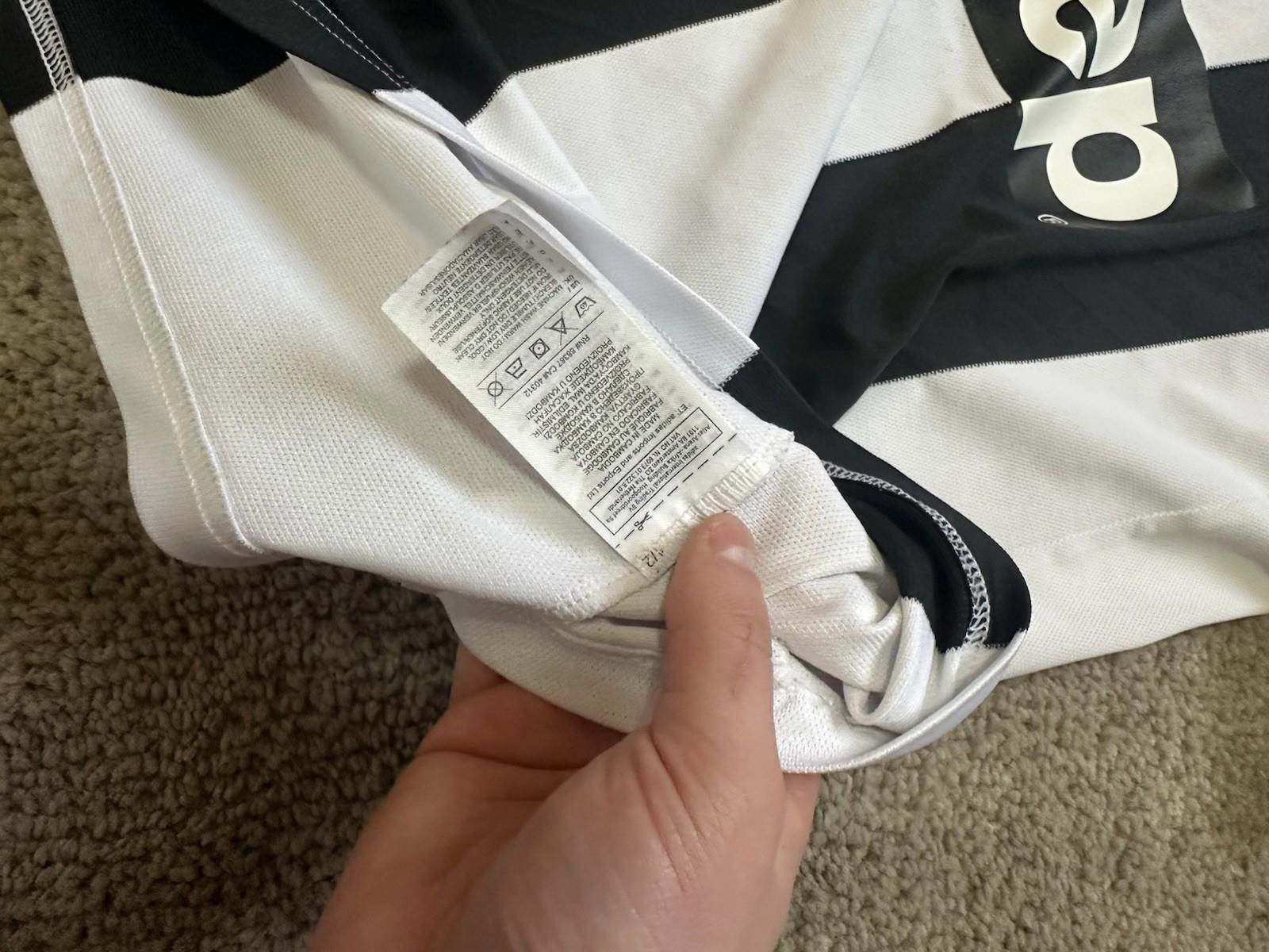 Adidas JUVENTUS 2018 2019 FOOTBALL SHIRT SOCCER JERSEY ADIDAS sz M Size US M / EU 48-50 / 2 - 7 Thumbnail