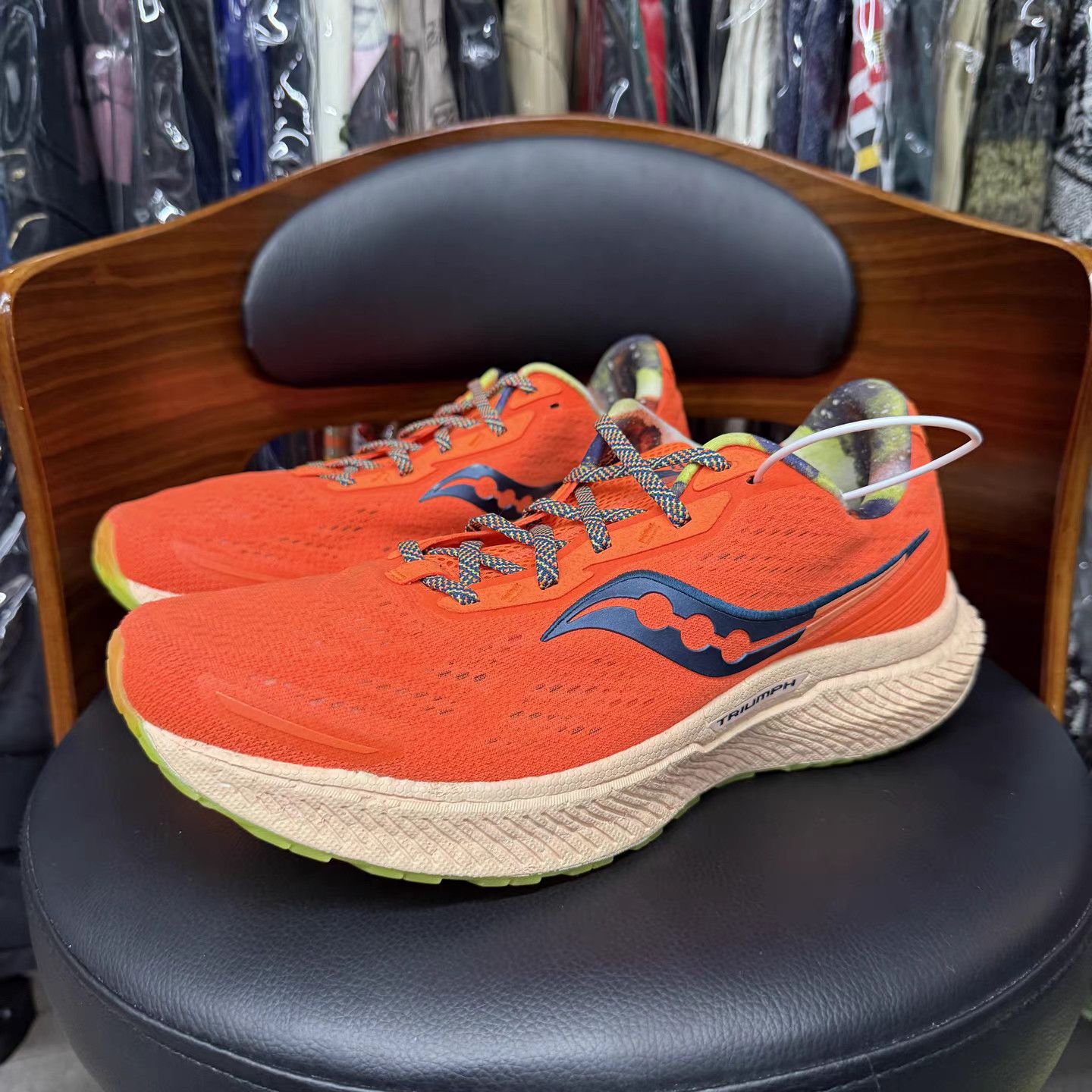 Saucony Saucony Triumph 19 Campfire Orange Running Shoes K15 Size US 12.5 / EU 45-46 - 1 Thumbnail
