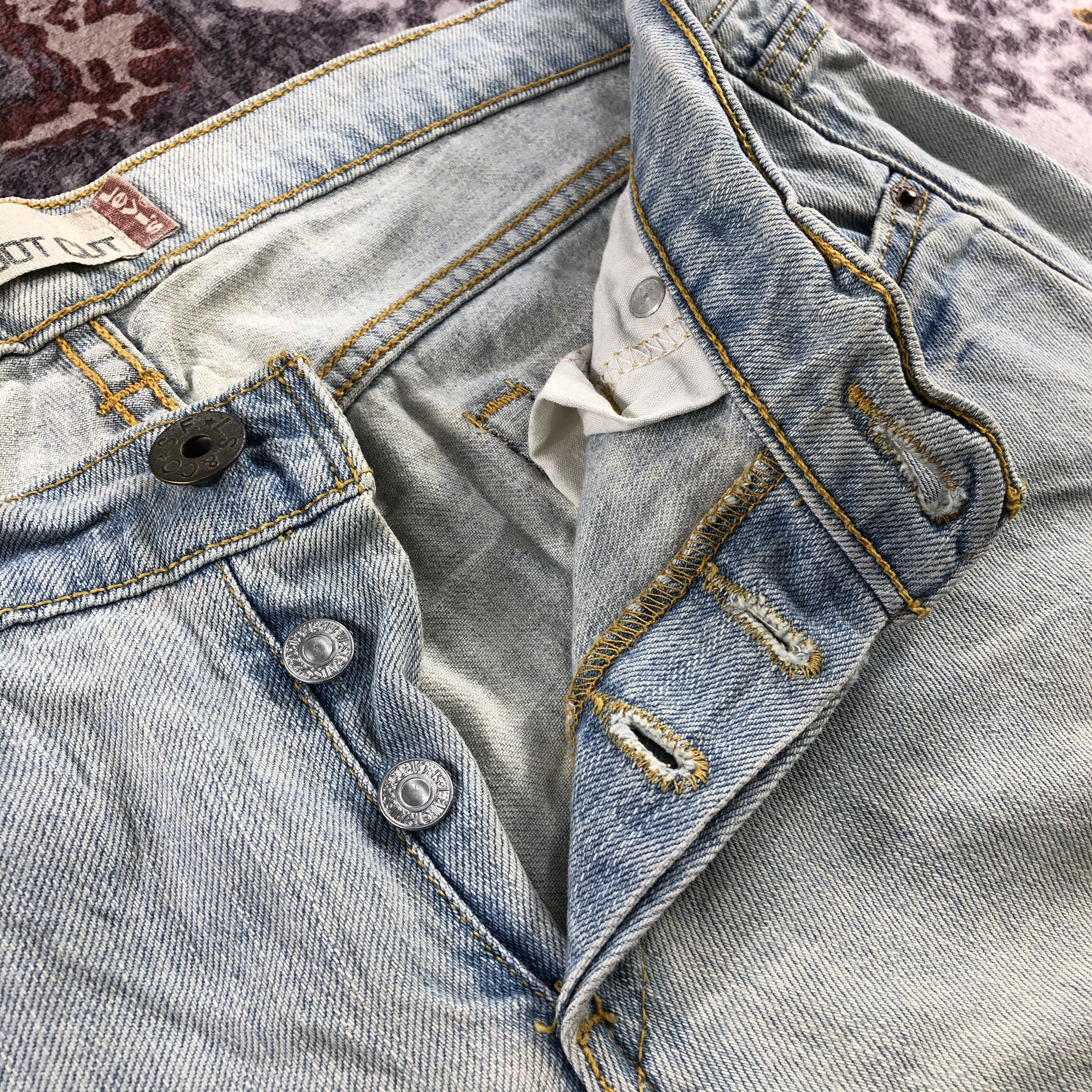 Levi's × Vintage Vintage Light Wash Levis 513 Jeans-JM2893 Size US 35 - 11 Thumbnail
