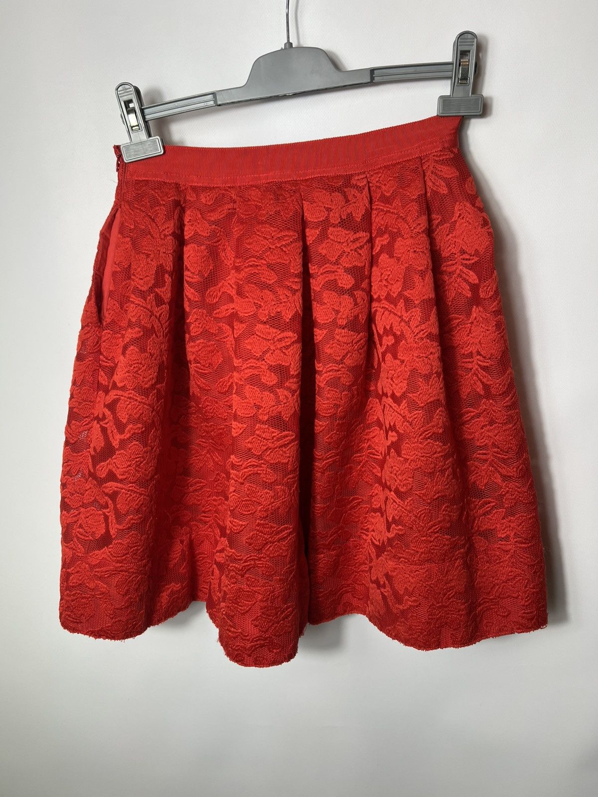 Sandro Vintage luxury Sandro Texured Red Midi Skirt Size 2 Size 26" / US 2 / IT 38 - 6 Thumbnail
